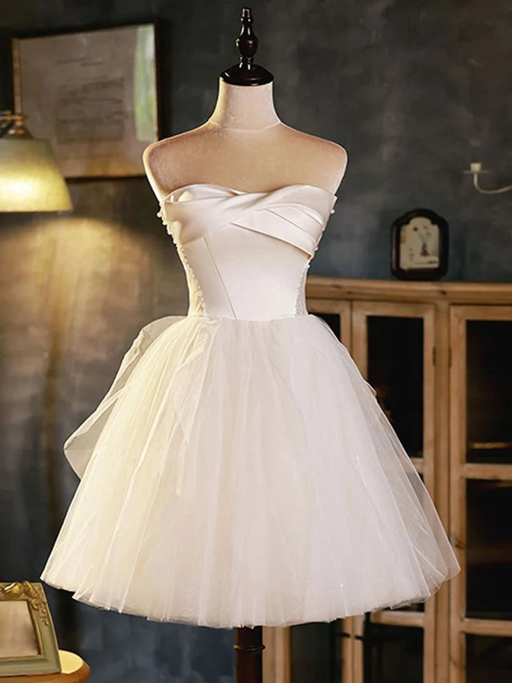 White Sweetheart Neck Tulle Short Prom Dress Light Champagne Homecoming Dress