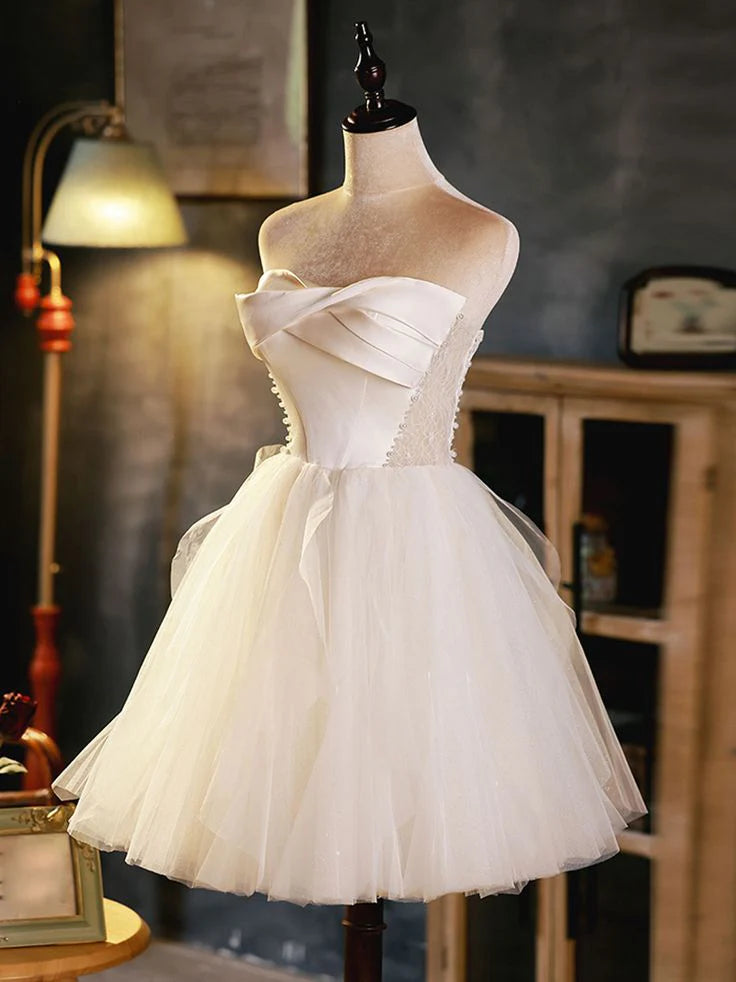 White Sweetheart Neck Tulle Short Prom Dress Light Champagne Homecoming Dress