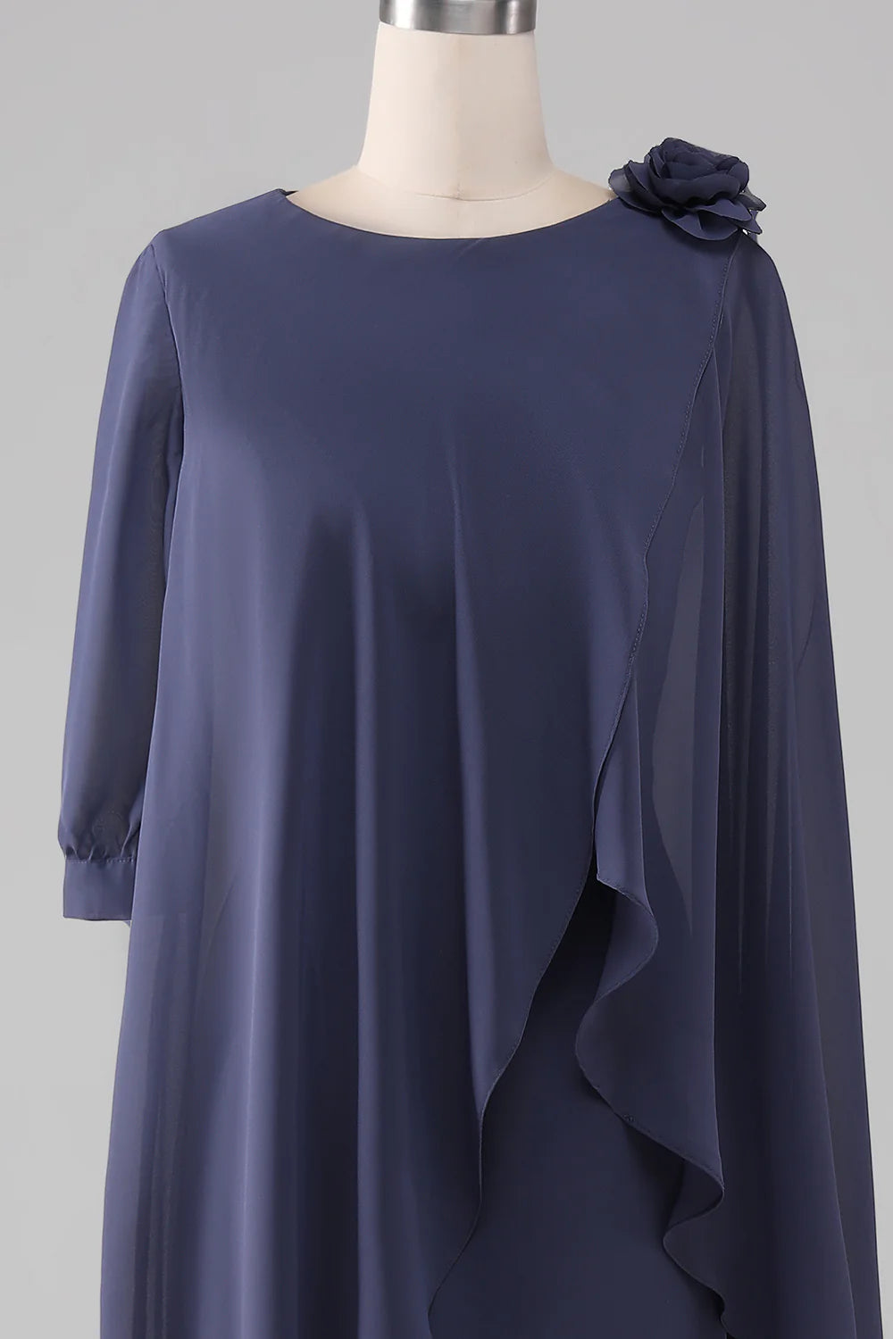 Stormy Column Scoop Neck Knee-Length Chiffon Mother of the Bride Dress