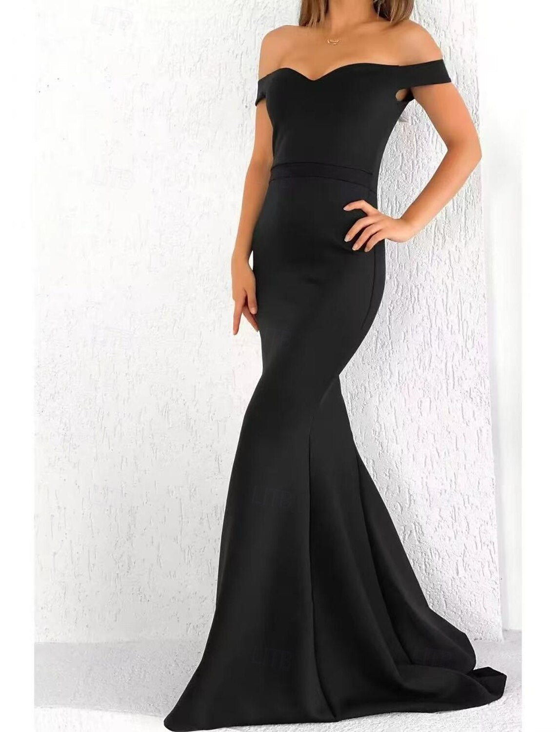 Mermaid / Trumpet Evening Gown Elegant Dress Evening Party Black Tie Gala Sweep / Brush Train Short Sleeve Off Shoulder Wednesday Addams Family Cotton Blend Backless with Fringe