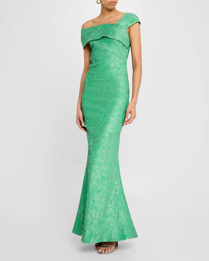 One-Shoulder Metallic Stretch Jacquard Gown Beautiful and charming simple and unique design