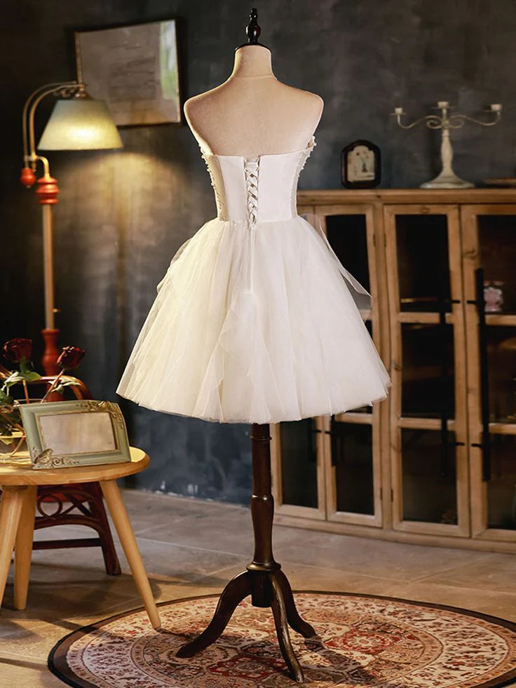 White Sweetheart Neck Tulle Short Prom Dress Light Champagne Homecoming Dress