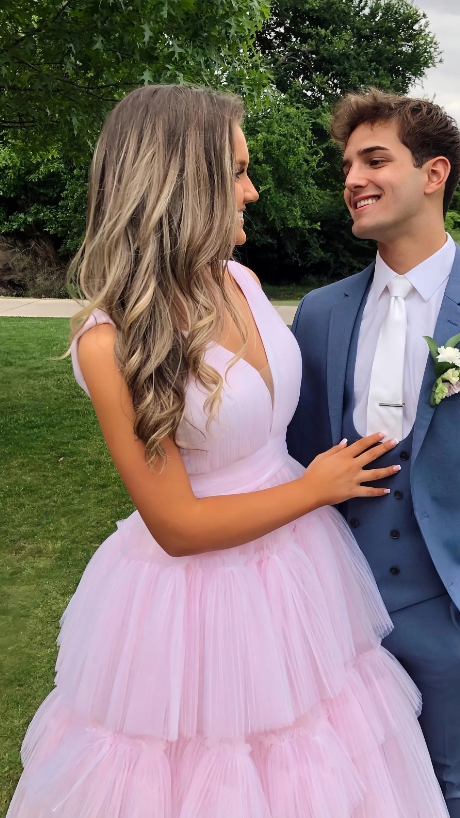 Sexy Mermaid Beautiful elegant and unique design Prom Dress Pink V-Neck Tulle Prom Dresses Ruffle Floor Length Evening Party Gown