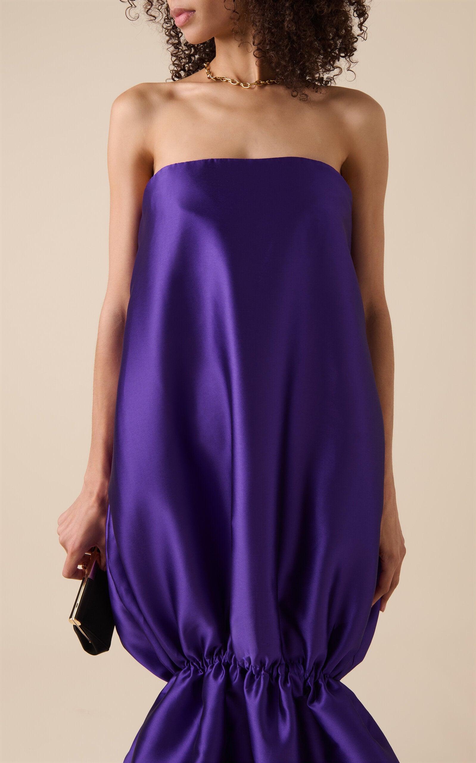 Riedel Flounce Satin Gown Gentle beautiful and grand