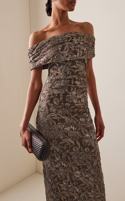 Off-The-Shoulder Midi Dress Full of charm simple and atmospheric