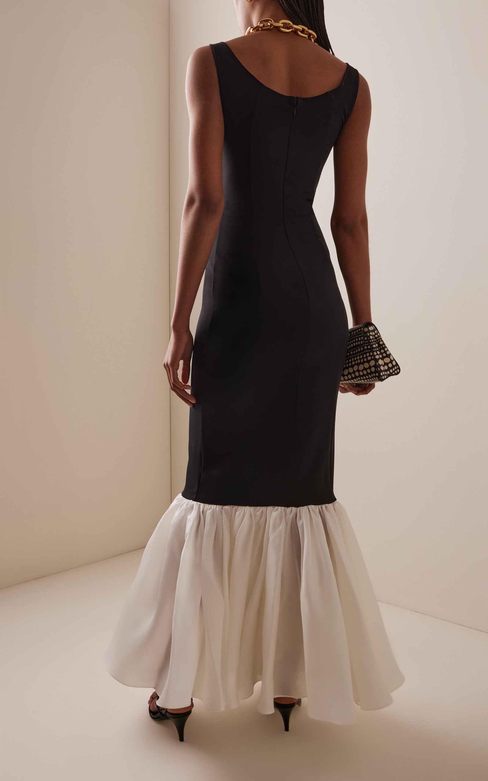 Edda Organza-Hem Silk Gown Gentle beautiful and grand