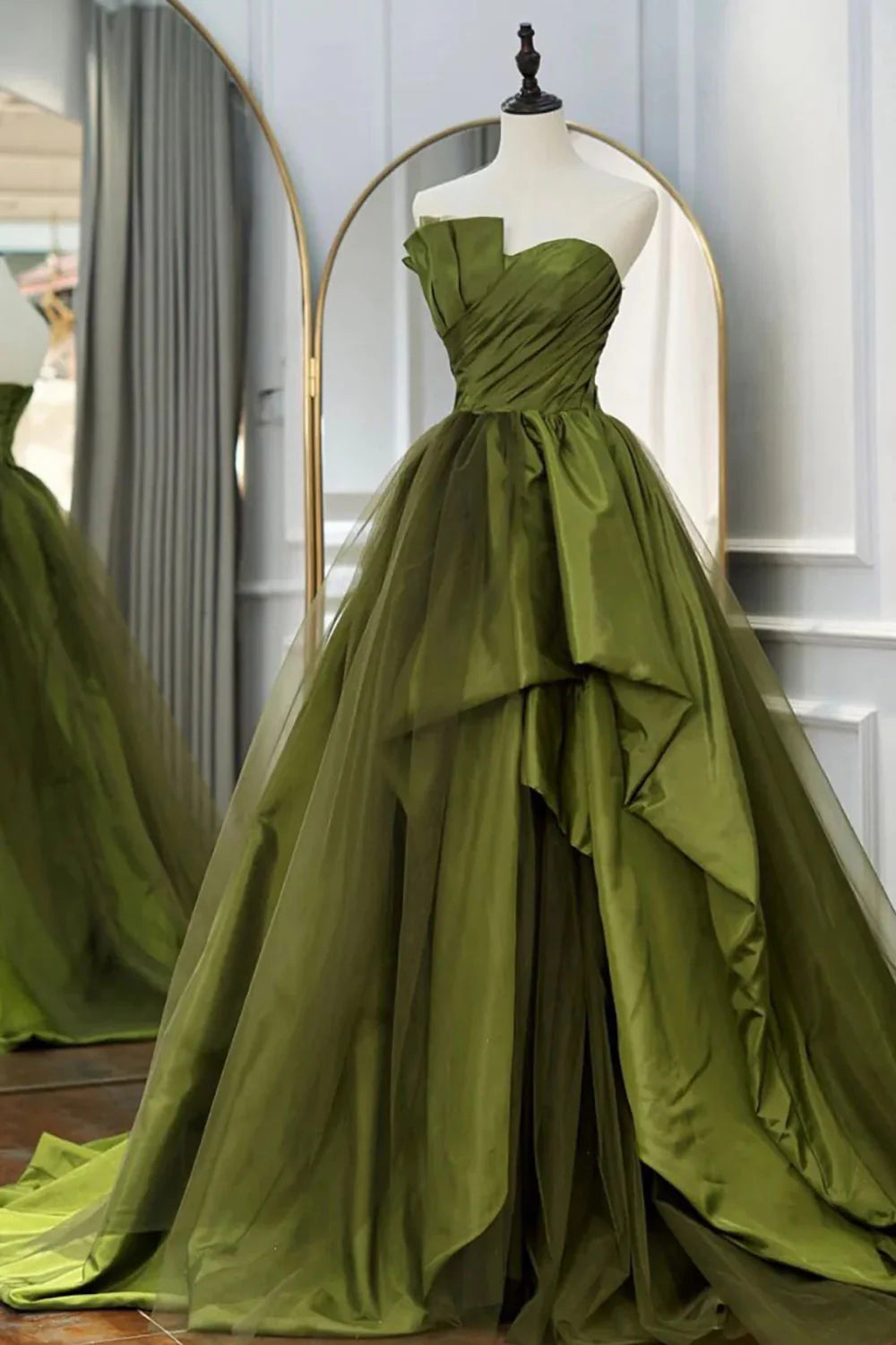 A Line Asymmetrical Strapless Green Long Prom Dress with Ruffles simple gentle atmospheric and unique desi Bring summer colors to enhance whiteness