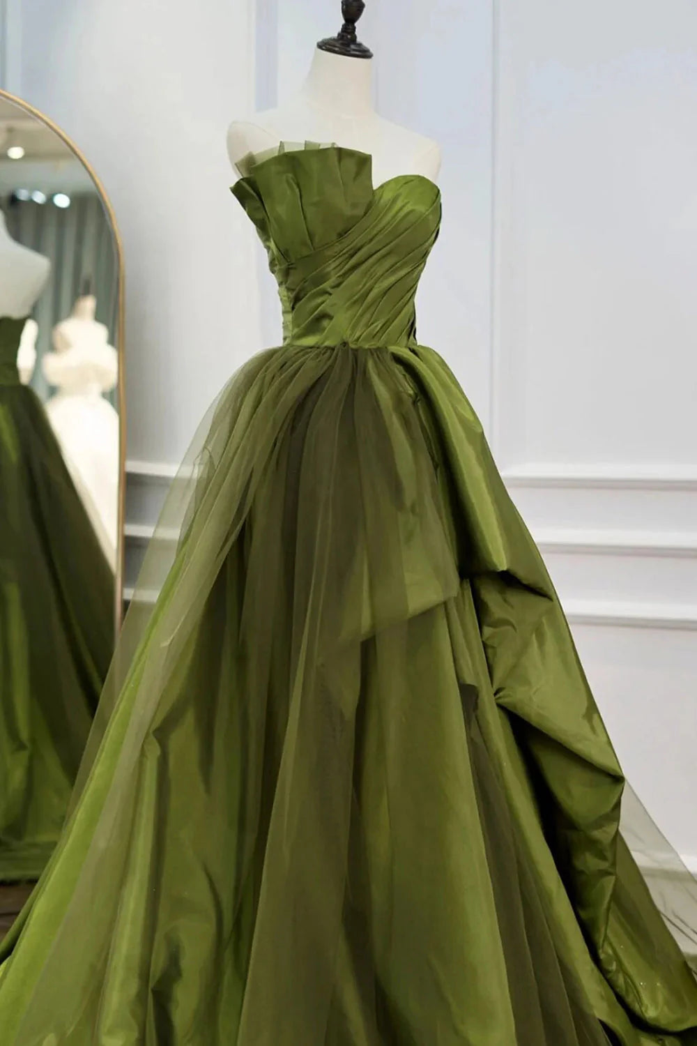 A Line Asymmetrical Strapless Green Long Prom Dress with Ruffles simple gentle atmospheric and unique desi Bring summer colors to enhance whiteness
