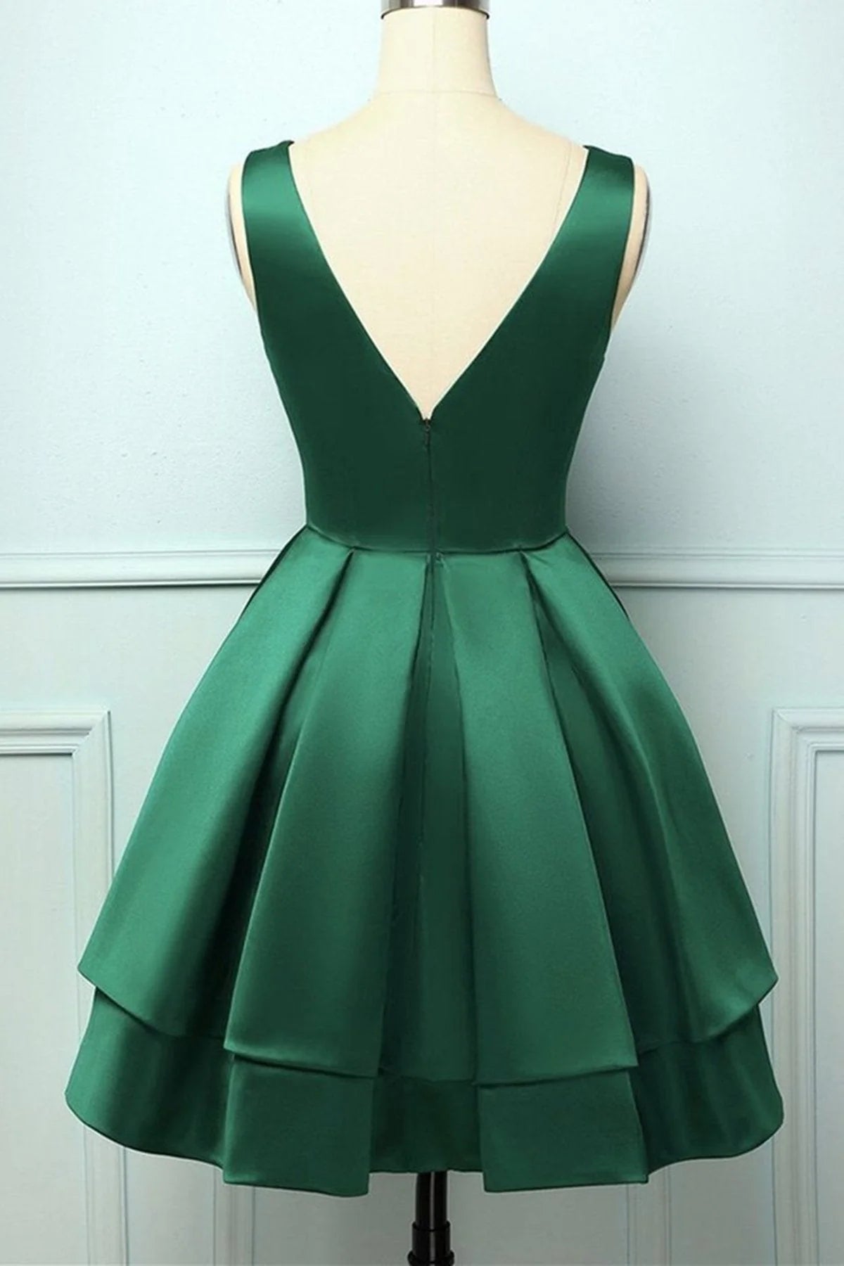 A Line V Neck Short Green Satin Prom Dresses Short Green Satin Homecoming Graduation Dresses simple gentle atmospheric and unique desi Bring summer colors to enhance whiteness