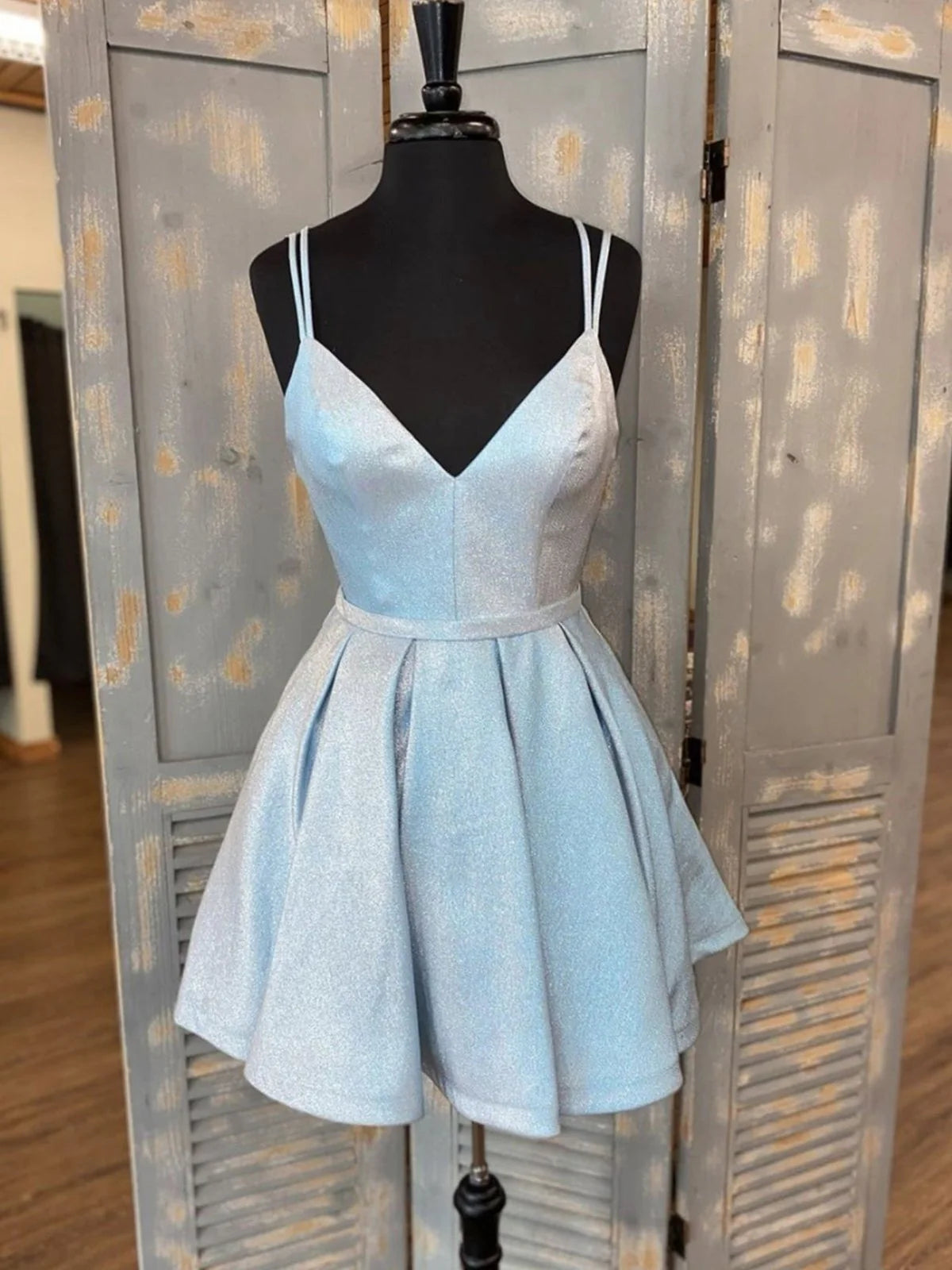 A Line V Neck Short Light Blue Prom Dresses, Short V Neck Light Blue Formal Homecoming Dresses simple gentle atmospheric and unique desi Bring summer colors to enhance whiteness
