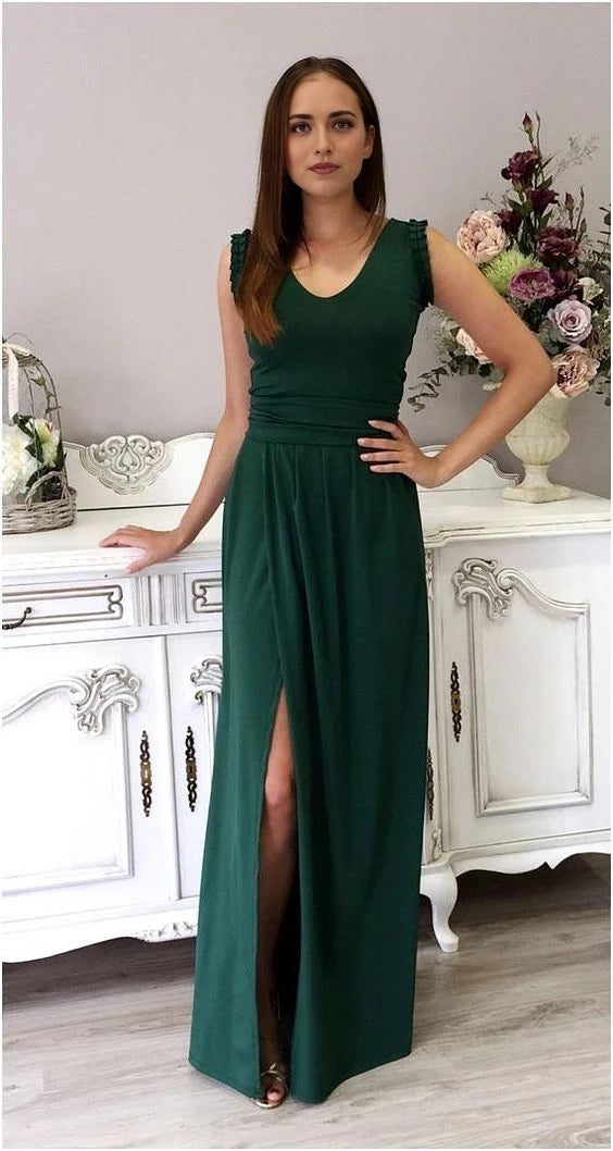 A dark green sleeveless dress with a V-neck design and delicate pleated shoulder decorations, suitable for dinners, parties, etc