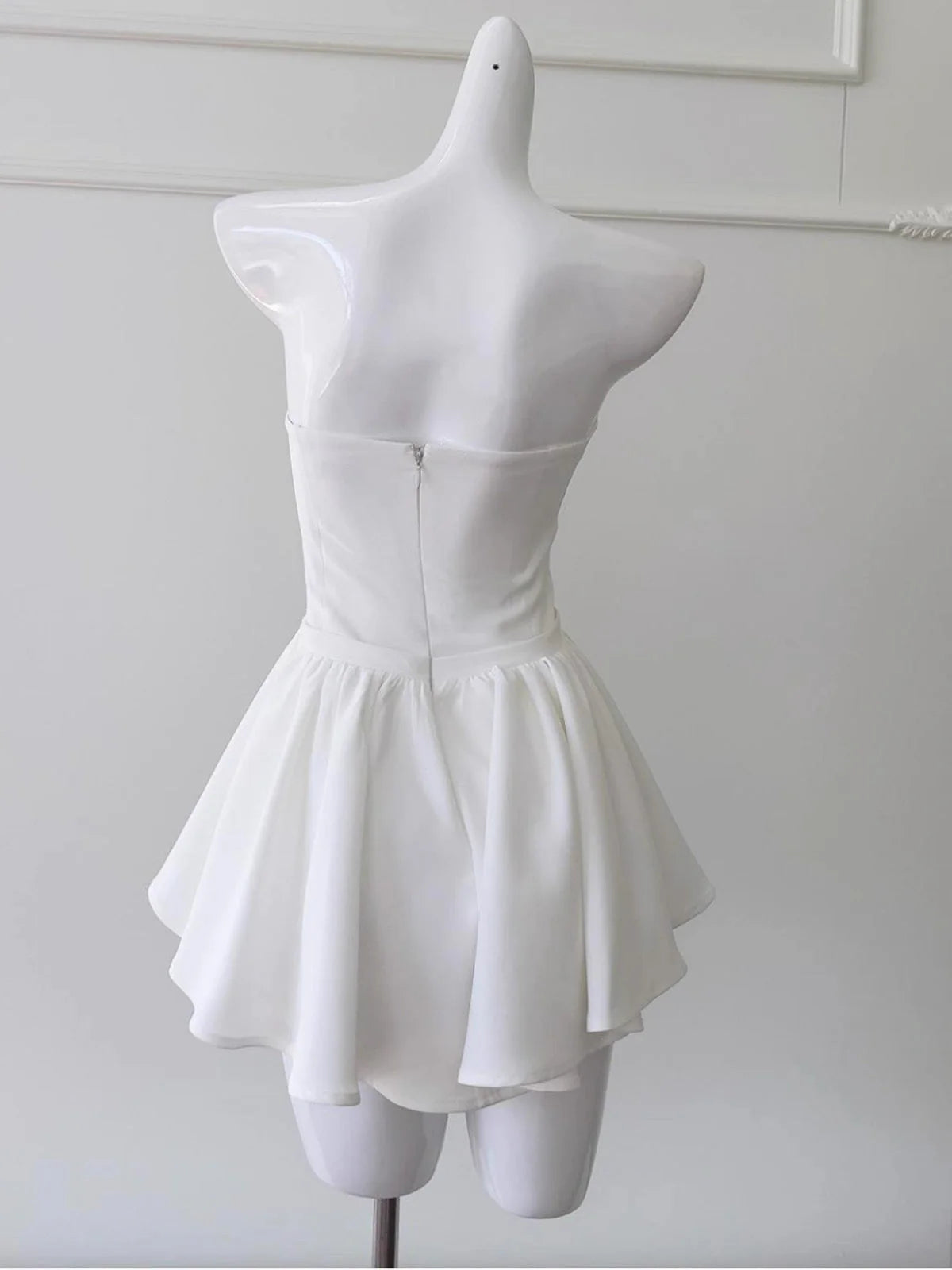 Aesthetic A line Strapless White Formal Tight Homecoming Dress Middle School Short 18th Birthday Outfits Graduation Dress Hoco Dresses