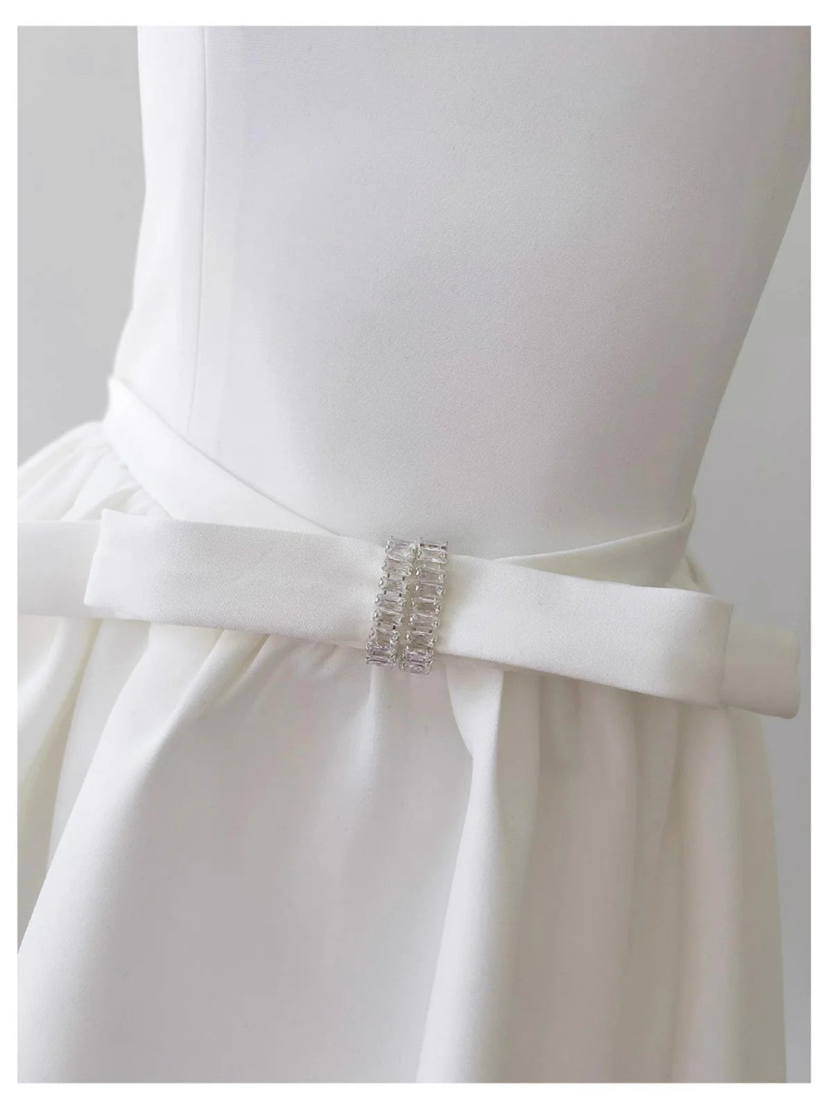 Aesthetic A line Strapless White Formal Tight Homecoming Dress Middle School Short 18th Birthday Outfits Graduation Dress Hoco Dresses