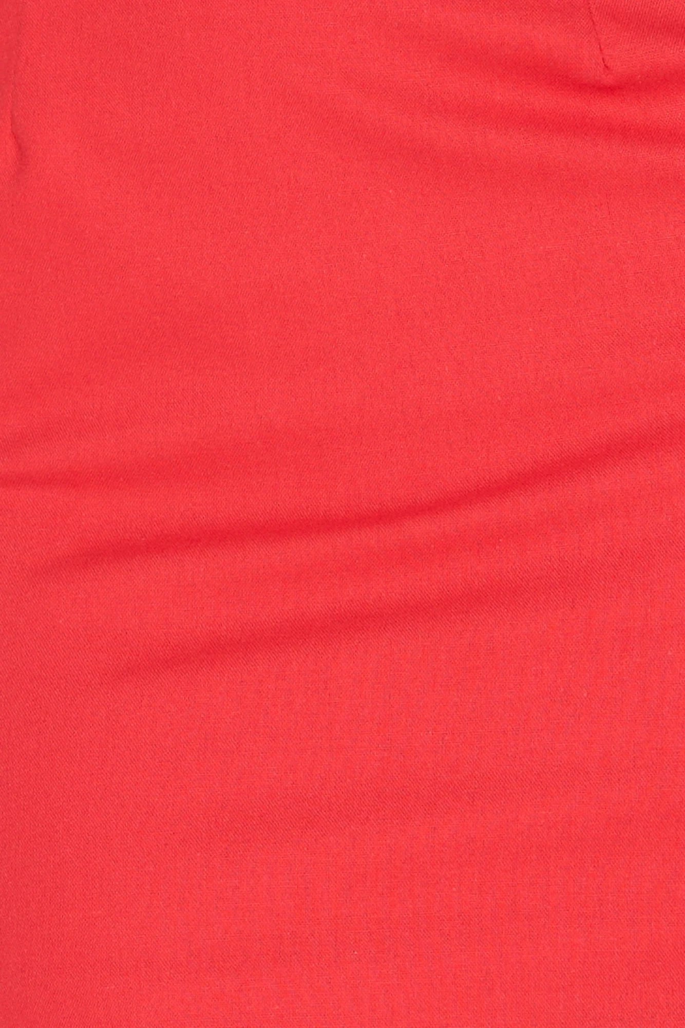 A red strapless short skirt with a strapless design and a bow decoration on the chest, suitable for parties, dates, etc