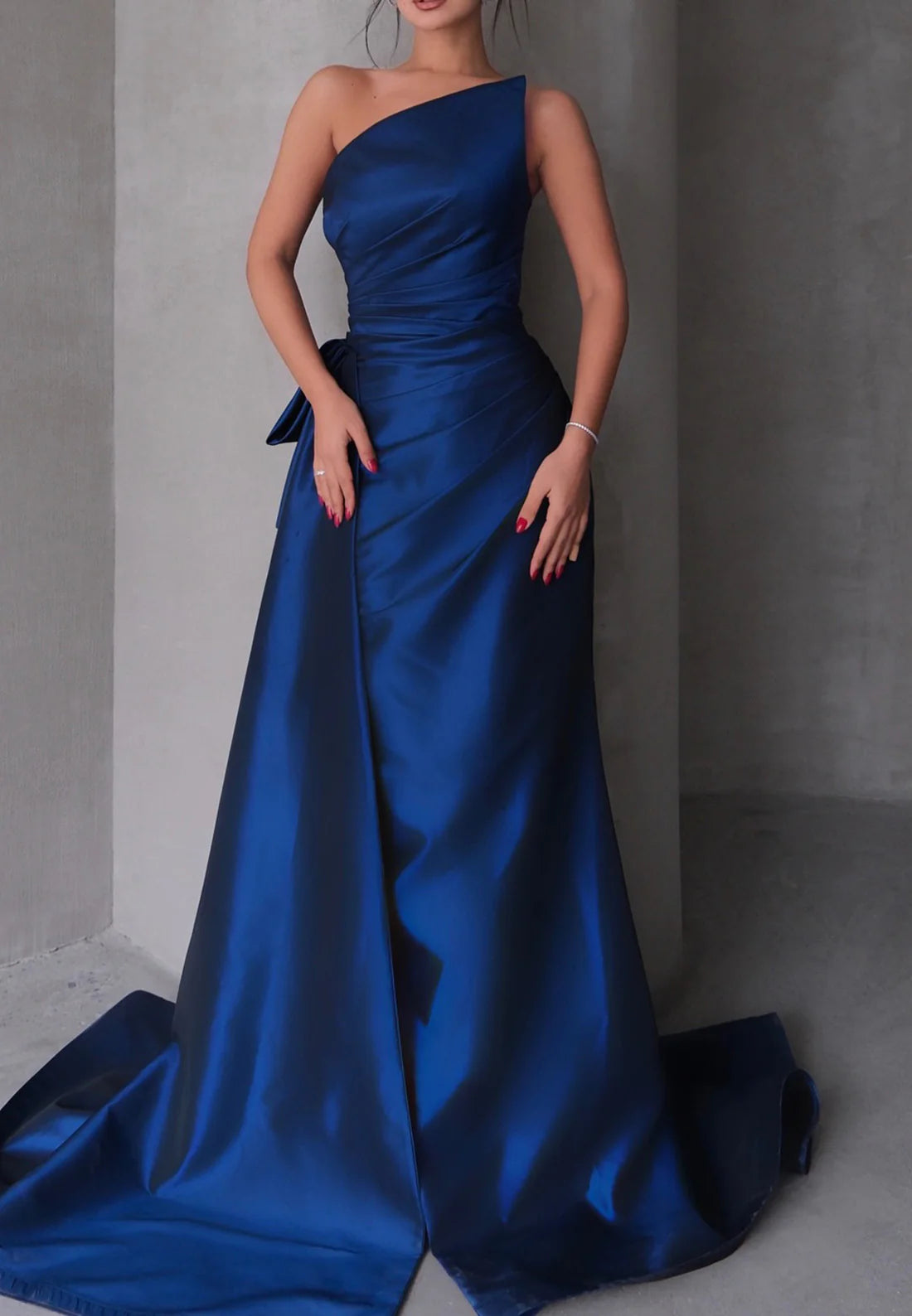 Asymmetrical Sleeveless Pleated Sheath Formal Dress simple gentle atmospheric and unique desi Bring summer colors to enhance whiteness