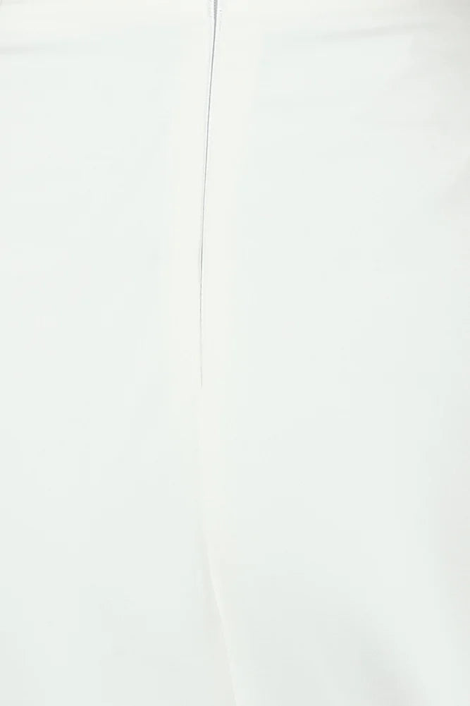 A white camisole short skirt with a thin camisole design and a slit design on the side, suitable for summer travel, dating, etc