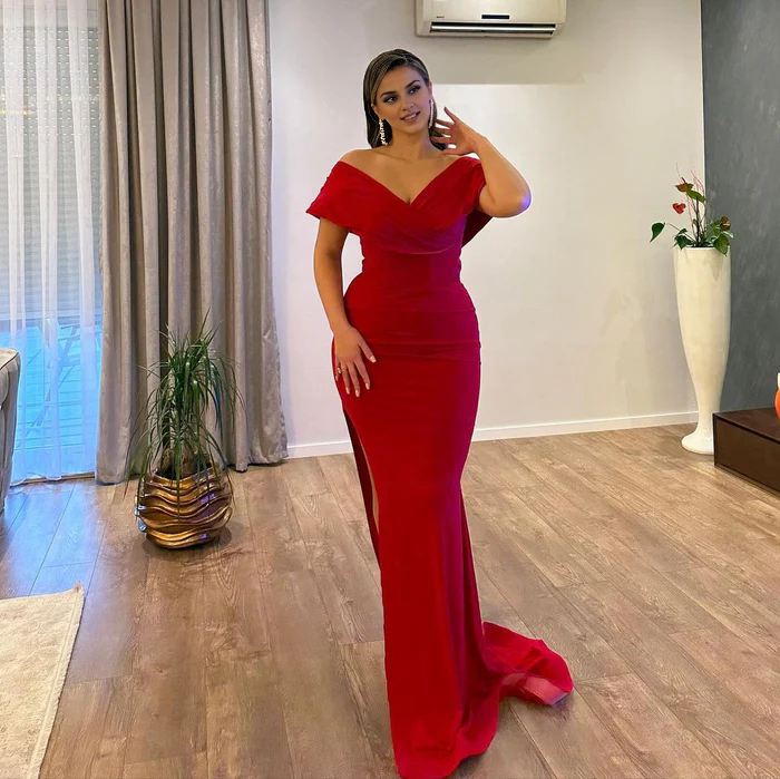 Beautiful Floor-Length V-Neck Off-The-Shoulder Mermaid Ruby Prom Dress with a Split Skirt