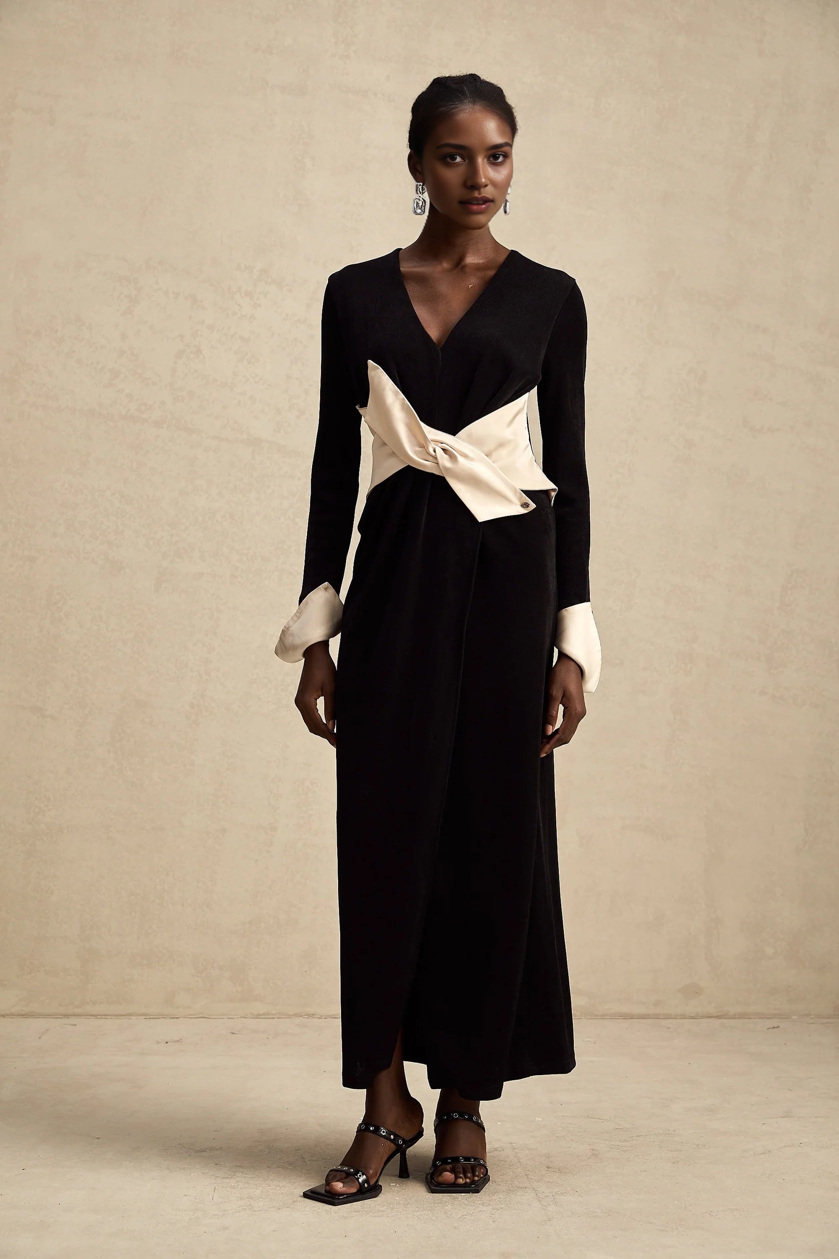 Black Maxi Dress with Cream Contrast Belt and Cuffs Karine contrast-color bowknot v-neck maxi dress Evening Dress