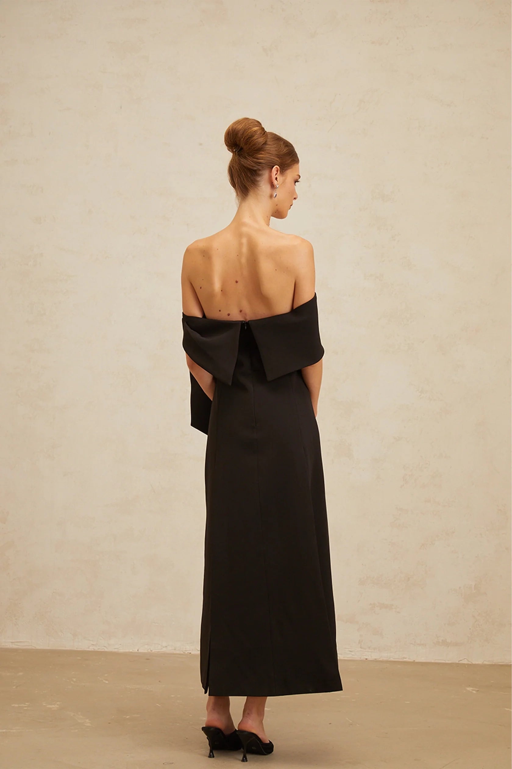 Black Off - Shoulder Bow - Detail Evening Gown Black Off-Shoulder Bowknot Maxi Dress Evening Dress