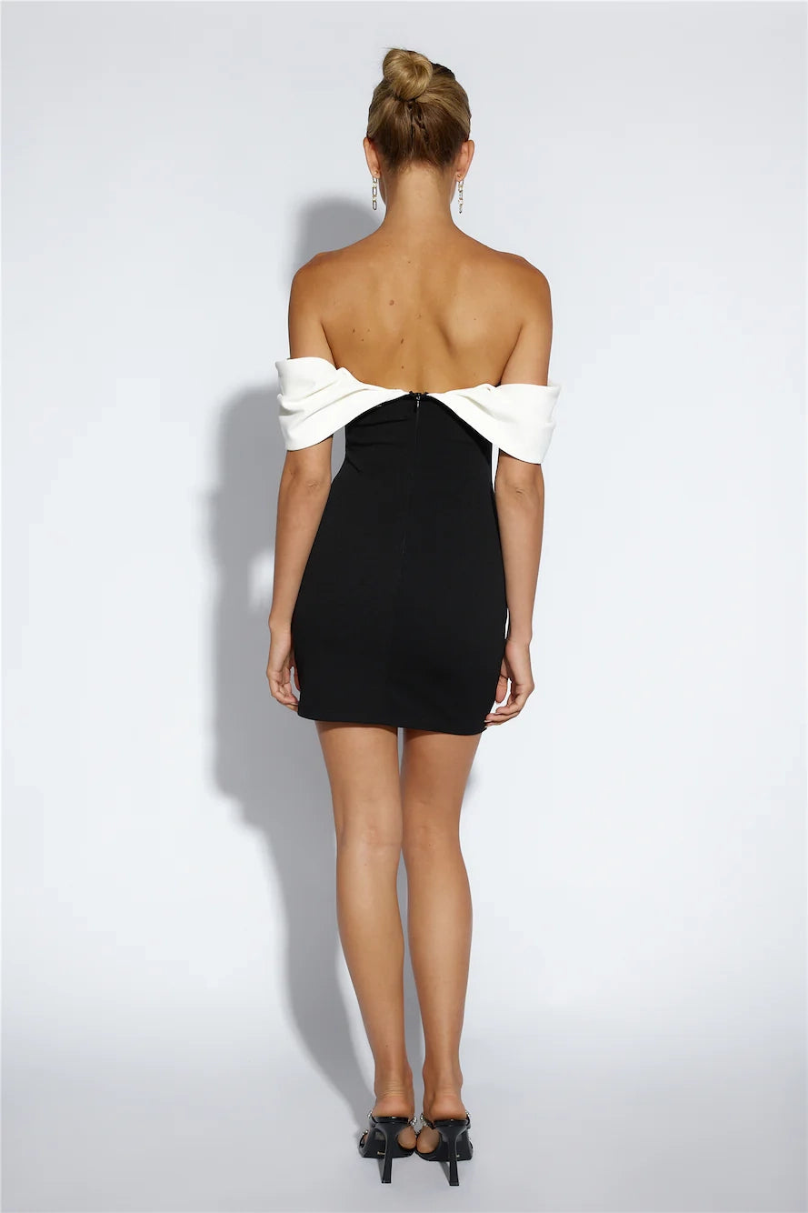 Black and White Off-Shoulder Mini Dress with Bow Detail Off-shoulder design Short Prom Dress