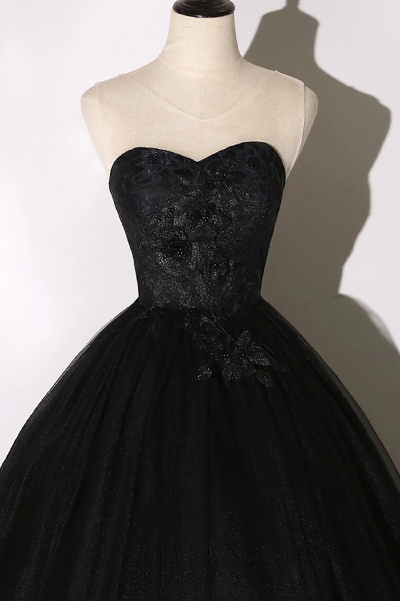 Black Tulle Lace Long Prom Dress Black Scoop Neckline Evening Party Dress simple gentle atmospheric and unique desi Bring summer colors to enhance whitenes