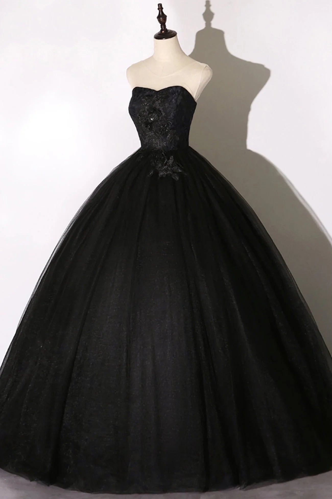 Black Tulle Lace Long Prom Dress Black Scoop Neckline Evening Party Dress simple gentle atmospheric and unique desi Bring summer colors to enhance whitenes