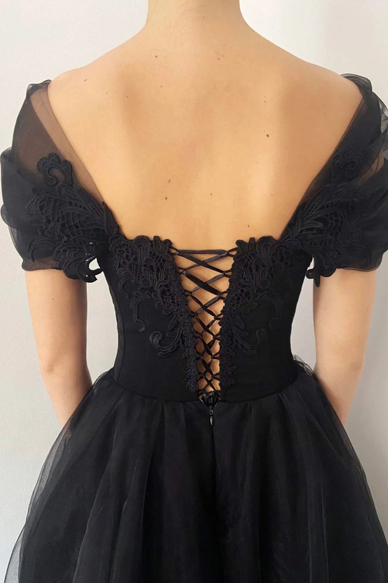 Black V-Neck Lace Long Prom Dress Black A-Line Evening Party Dress simple gentle atmospheric and unique desi Bring summer colors to enhance whitenes