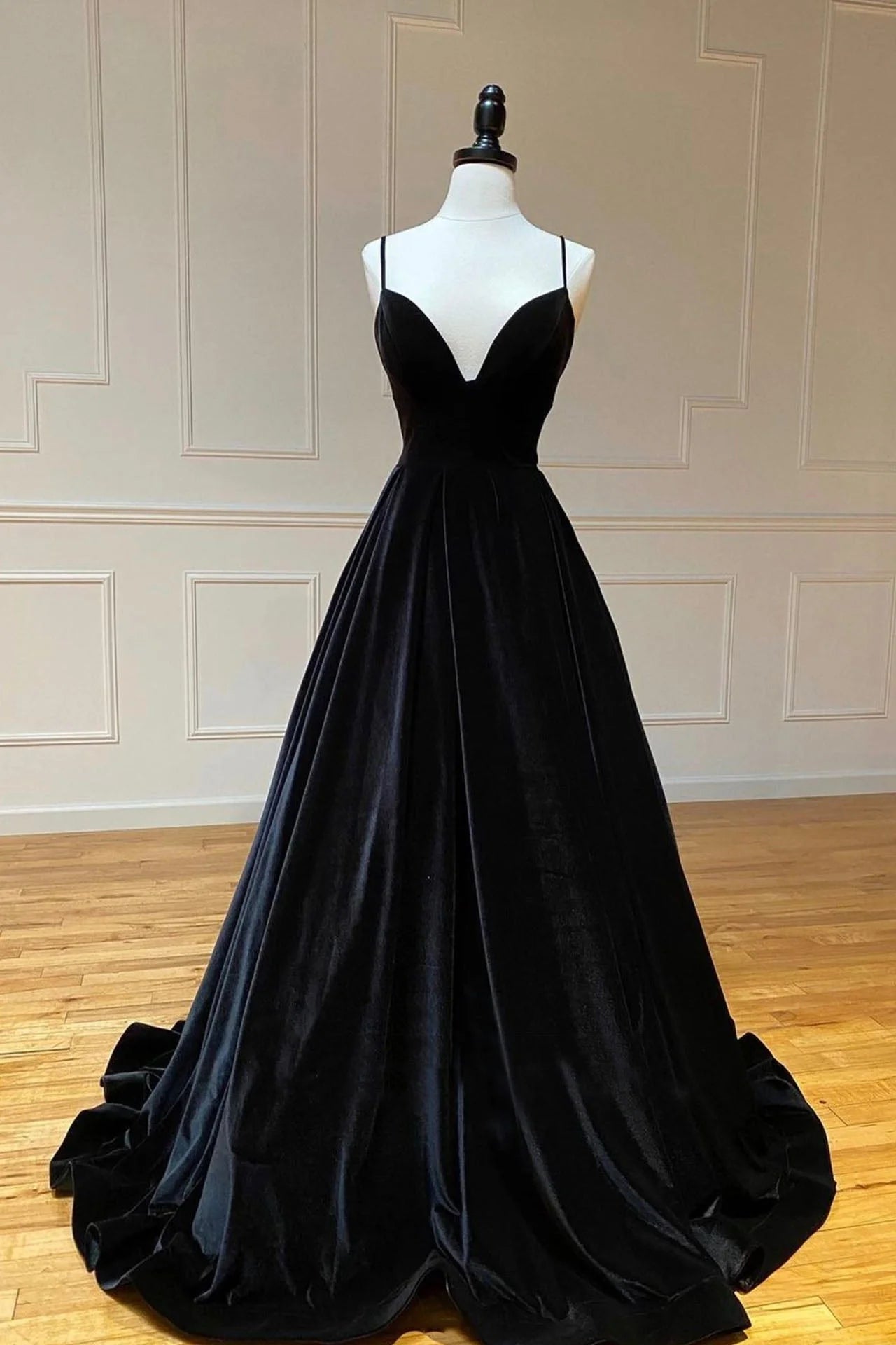 Black Velvet Long A-Line Prom Dress V-Neck Backless Evening Formal Dress simple gentle atmospheric and unique desi Bring summer colors to enhance whitenes
