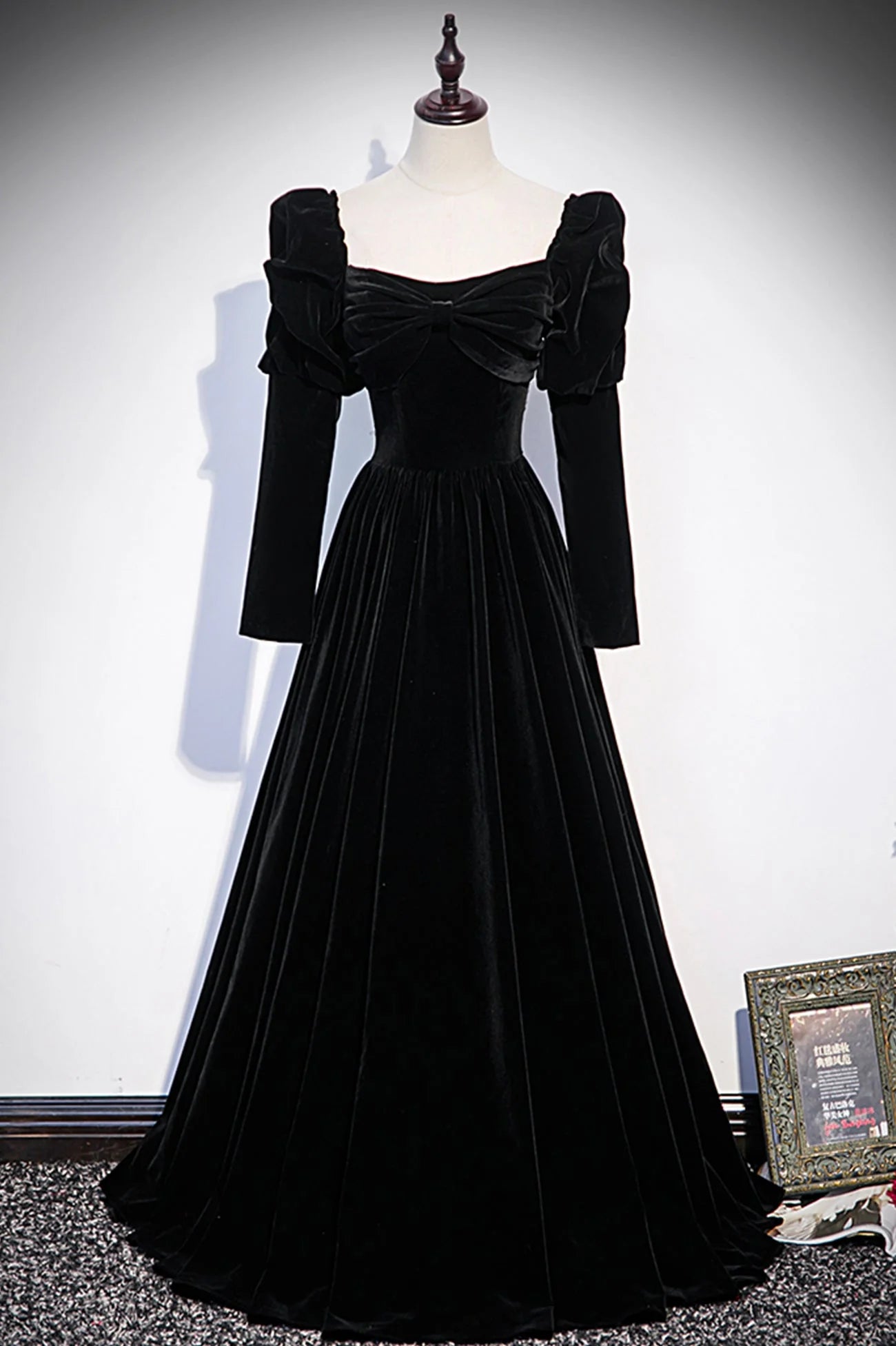 Black Velvet Long Sleeve Prom Dress A-Line Evening Party Dress simple gentle atmospheric and unique desi Bring summer colors to enhance whitenes
