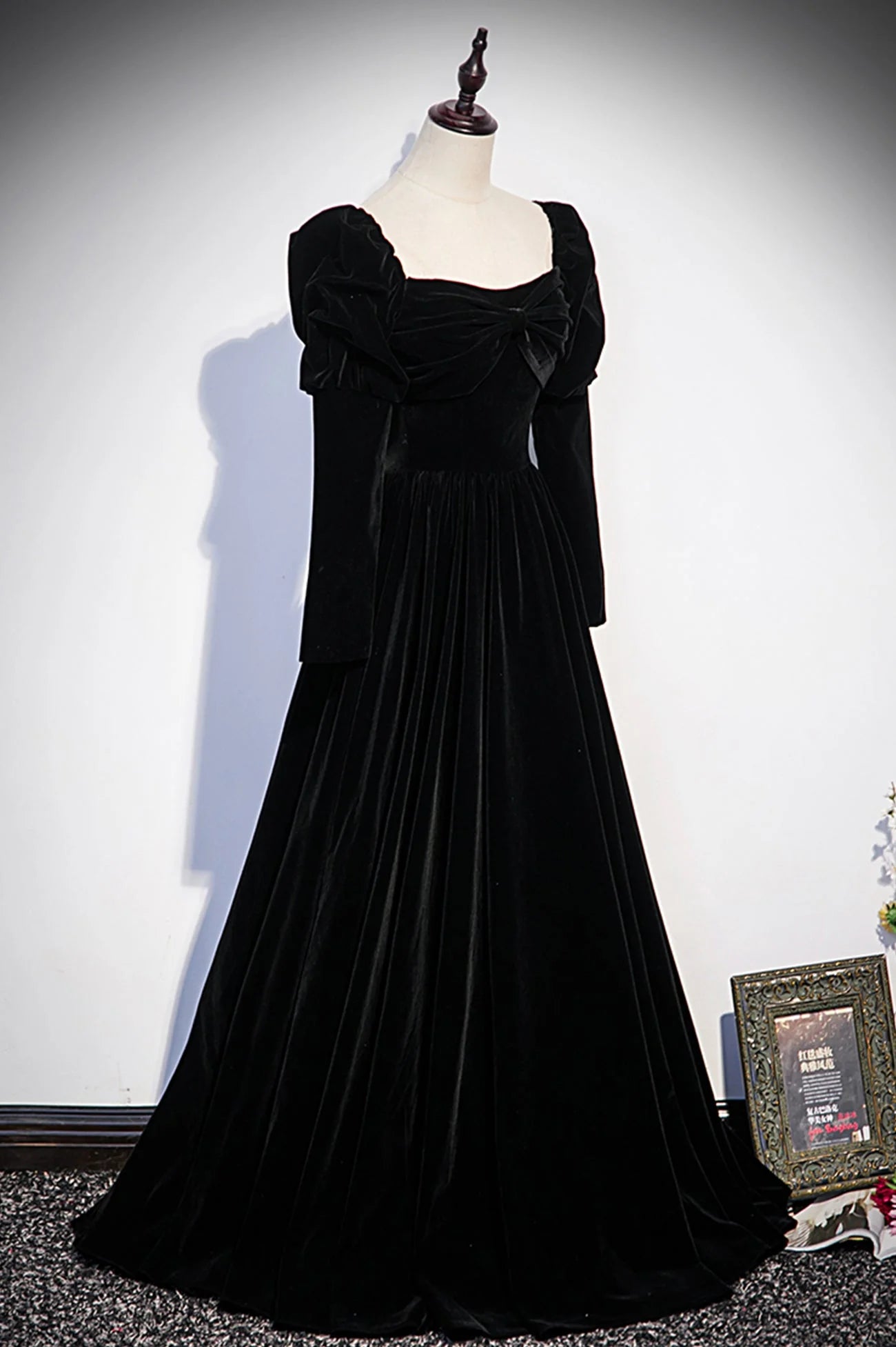 Black Velvet Long Sleeve Prom Dress A-Line Evening Party Dress simple gentle atmospheric and unique desi Bring summer colors to enhance whitenes