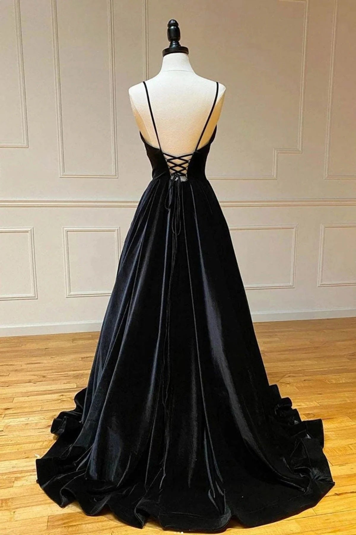 Black Velvet V Neck A Line Long Prom Dress Spaghetti Straps Long Party Dress simple gentle atmospheric and unique desi Bring summer colors to enhance whiteness