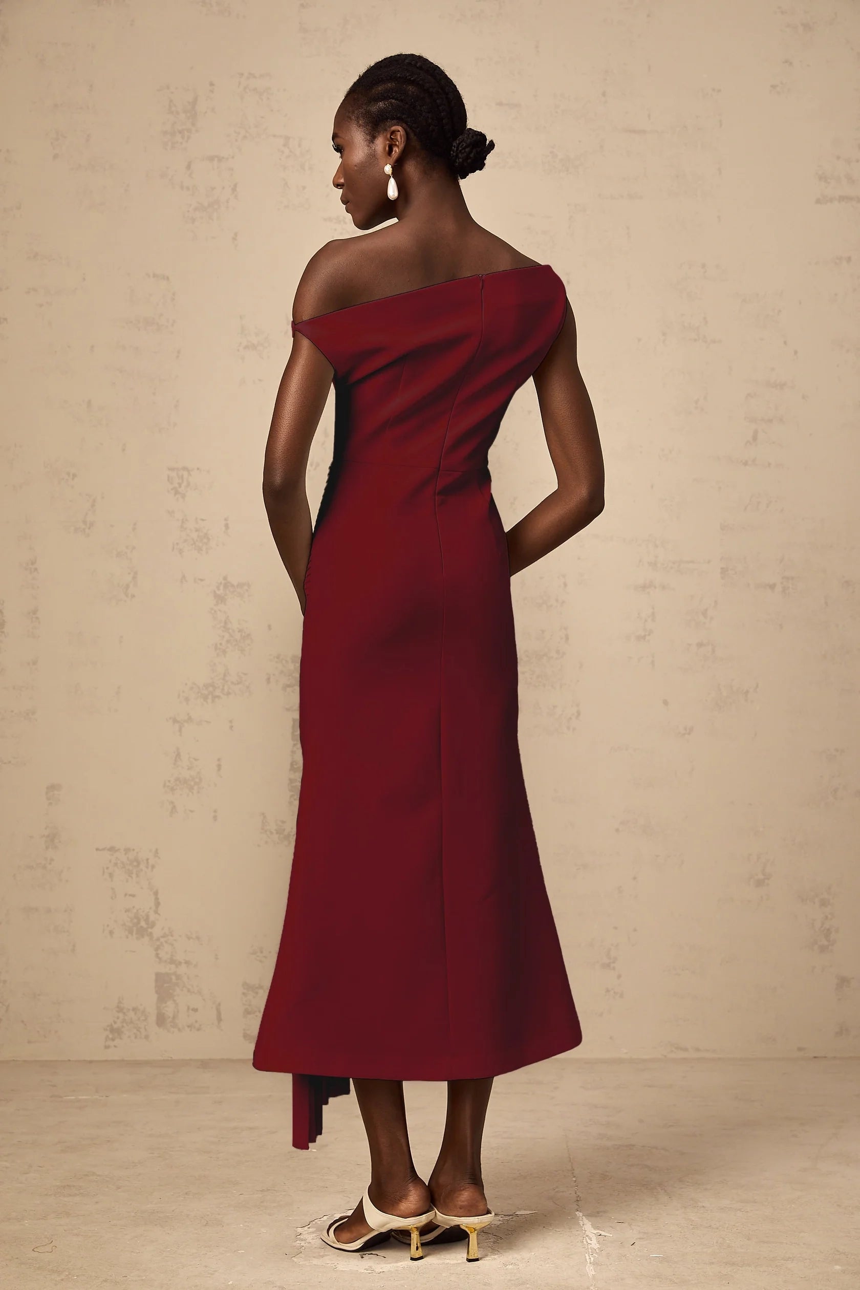 Burgundy One - Shoulder Midi Dress with Pleated Detail Laurine asymmetrical draped midi dress in Burgundy Evening Dress