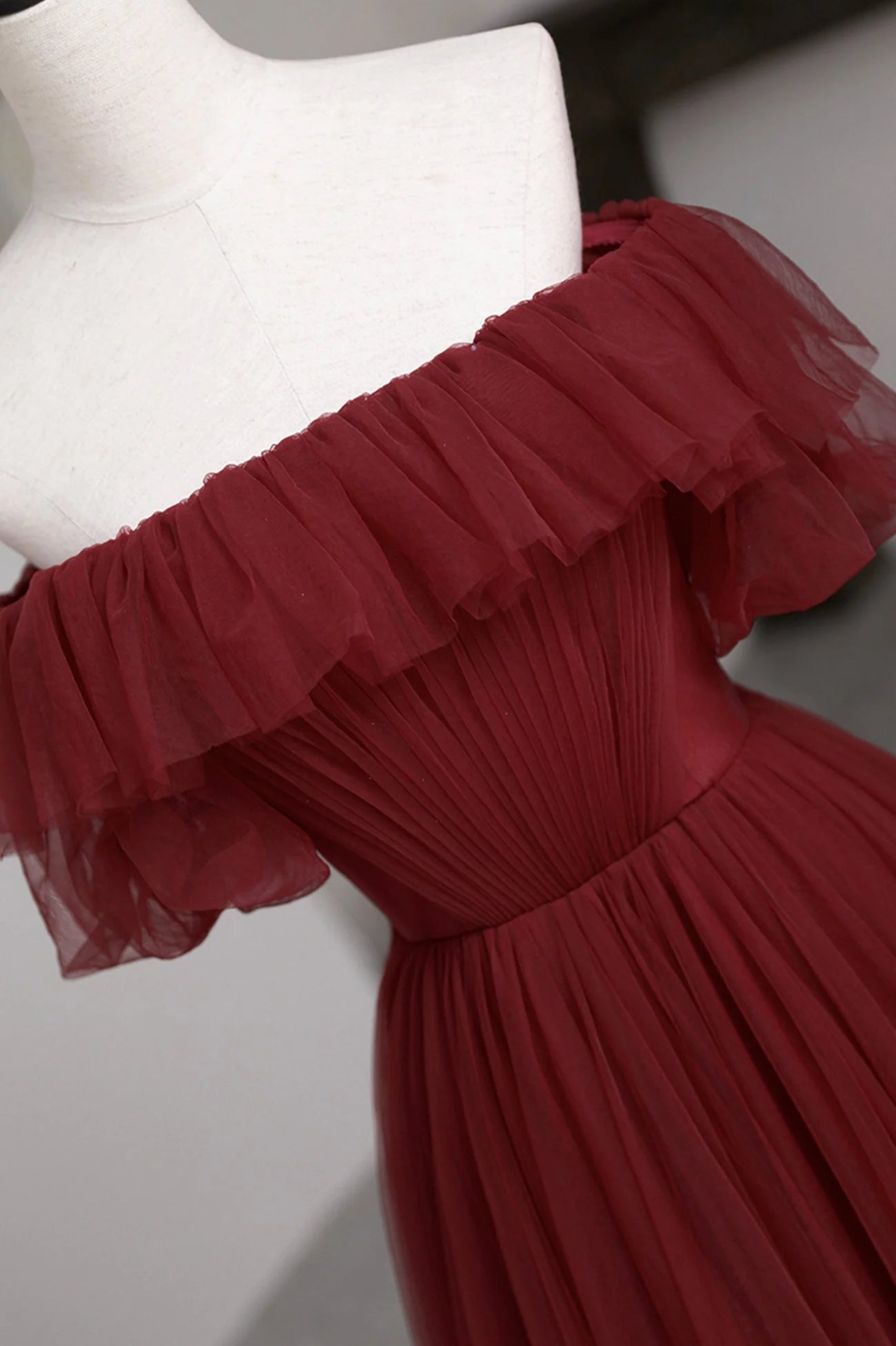 Burgundy Tulle Off the Shoulder Prom Dress Long A-Line Evening Dress simple gentle atmospheric and unique desi Bring summer colors to enhance whitenes