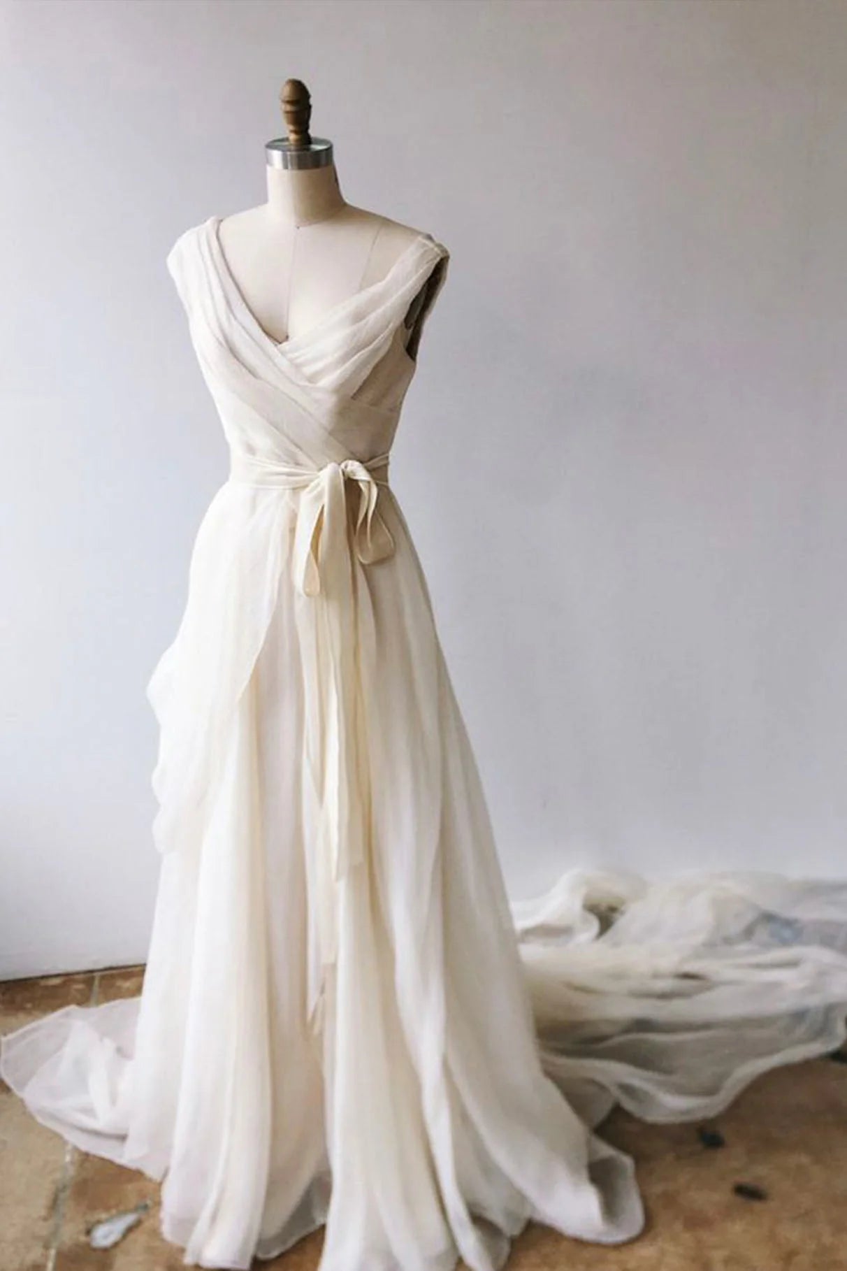 Champagne Chiffon Long A-Line Prom Dress Simple V-Neck Evening Dress simple gentle atmospheric and unique desi Bring summer colors to enhance white