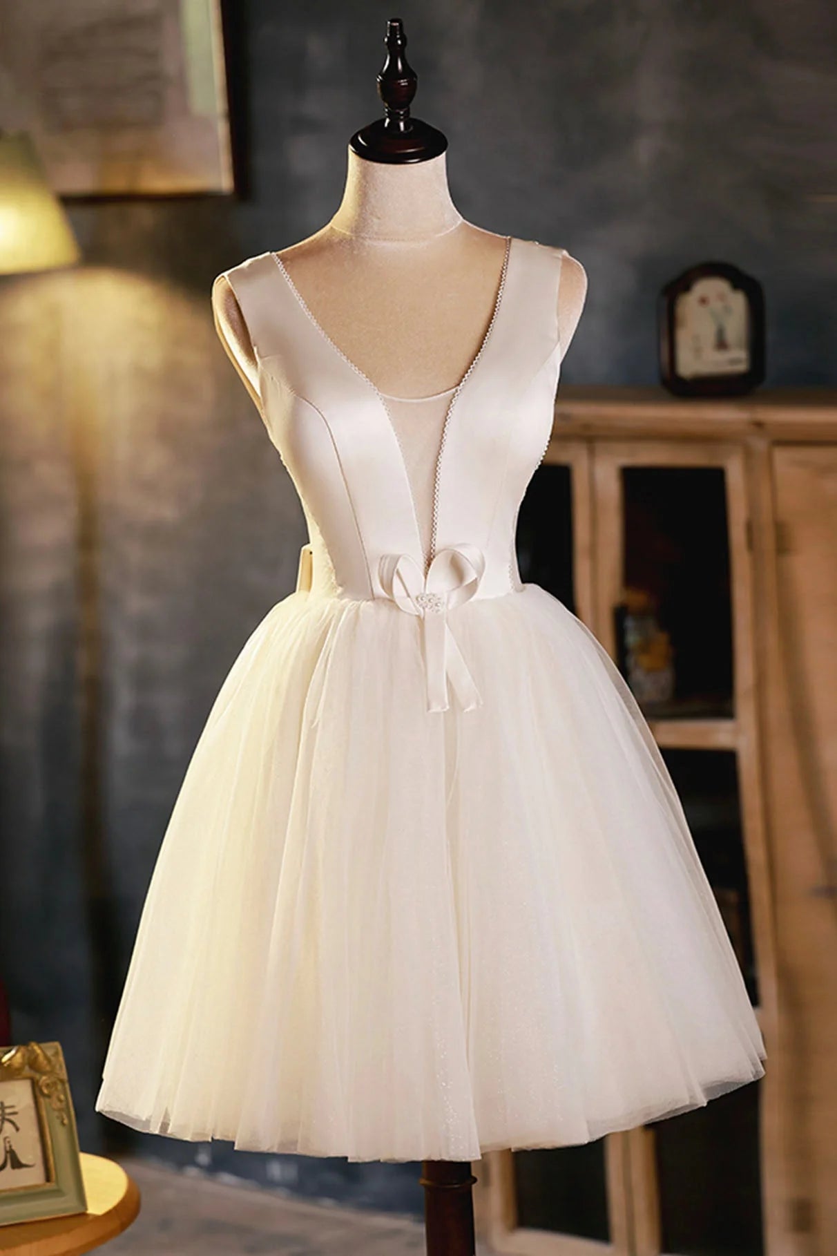 Champagne V-Neck Tulle Short Prom Dress Champagne Homecoming Dress simple gentle atmospheric and unique desi Bring summer colors to enhance white