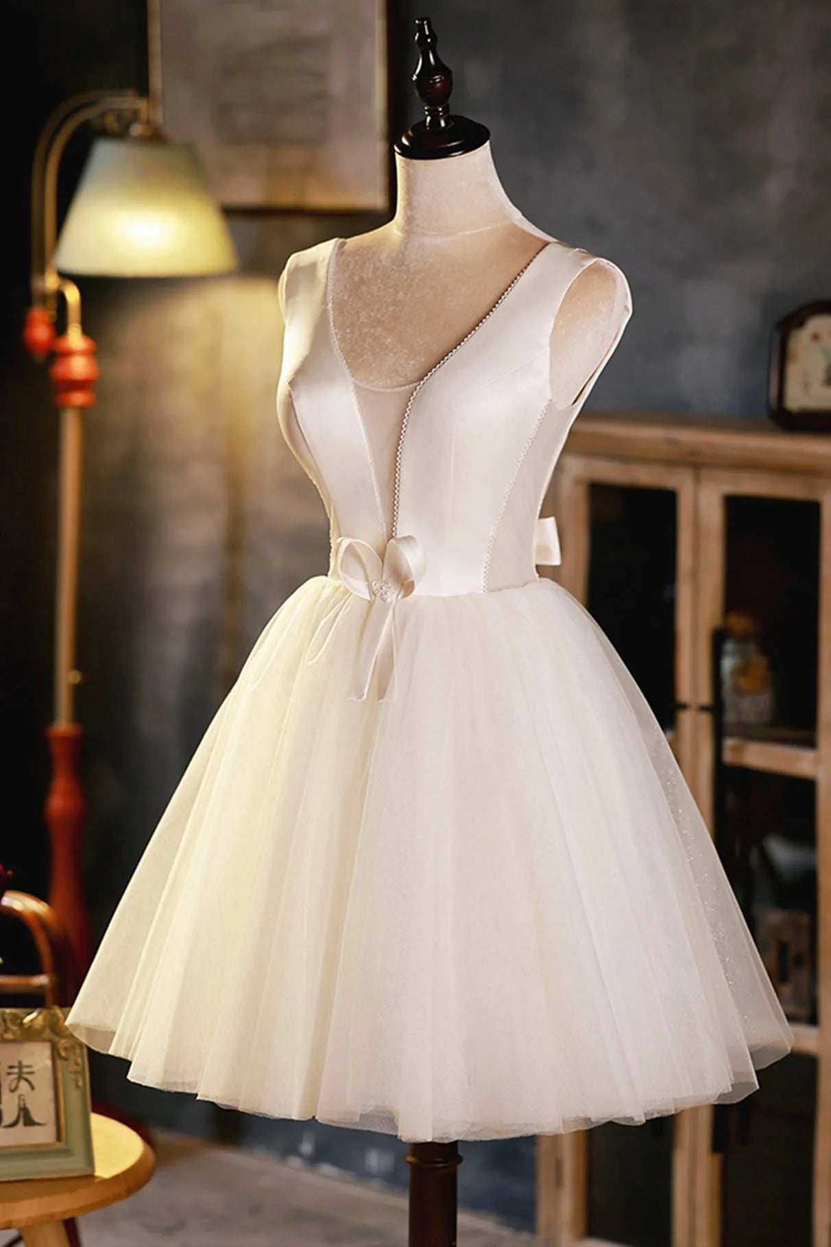 Champagne V-Neck Tulle Short Prom Dress Champagne Homecoming Dress simple gentle atmospheric and unique desi Bring summer colors to enhance white