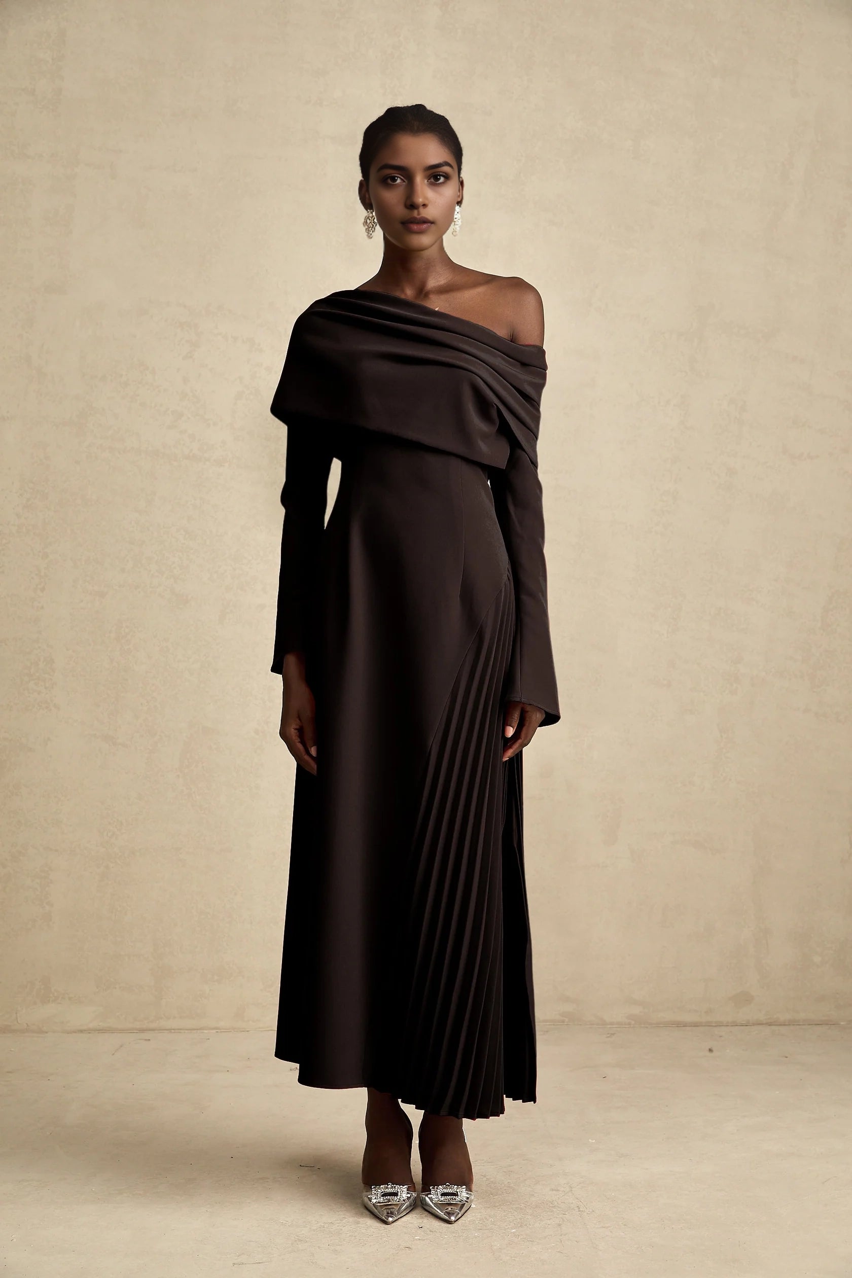 Chocolate Brown Off - Shoulder Maxi Dress with Pleated Detail Valentine high-slit pleated maxi dress in Black Evening Dress