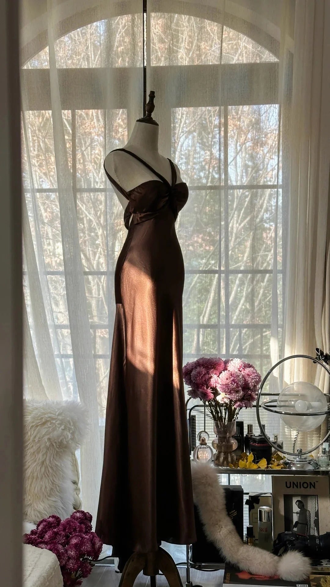 Chocolate Strapless V-Neck Long Mermaid Slim Satin Ball Gown Evening Dress simple gentle atmospheric and unique desi Bring summer colors to enhance whiteness