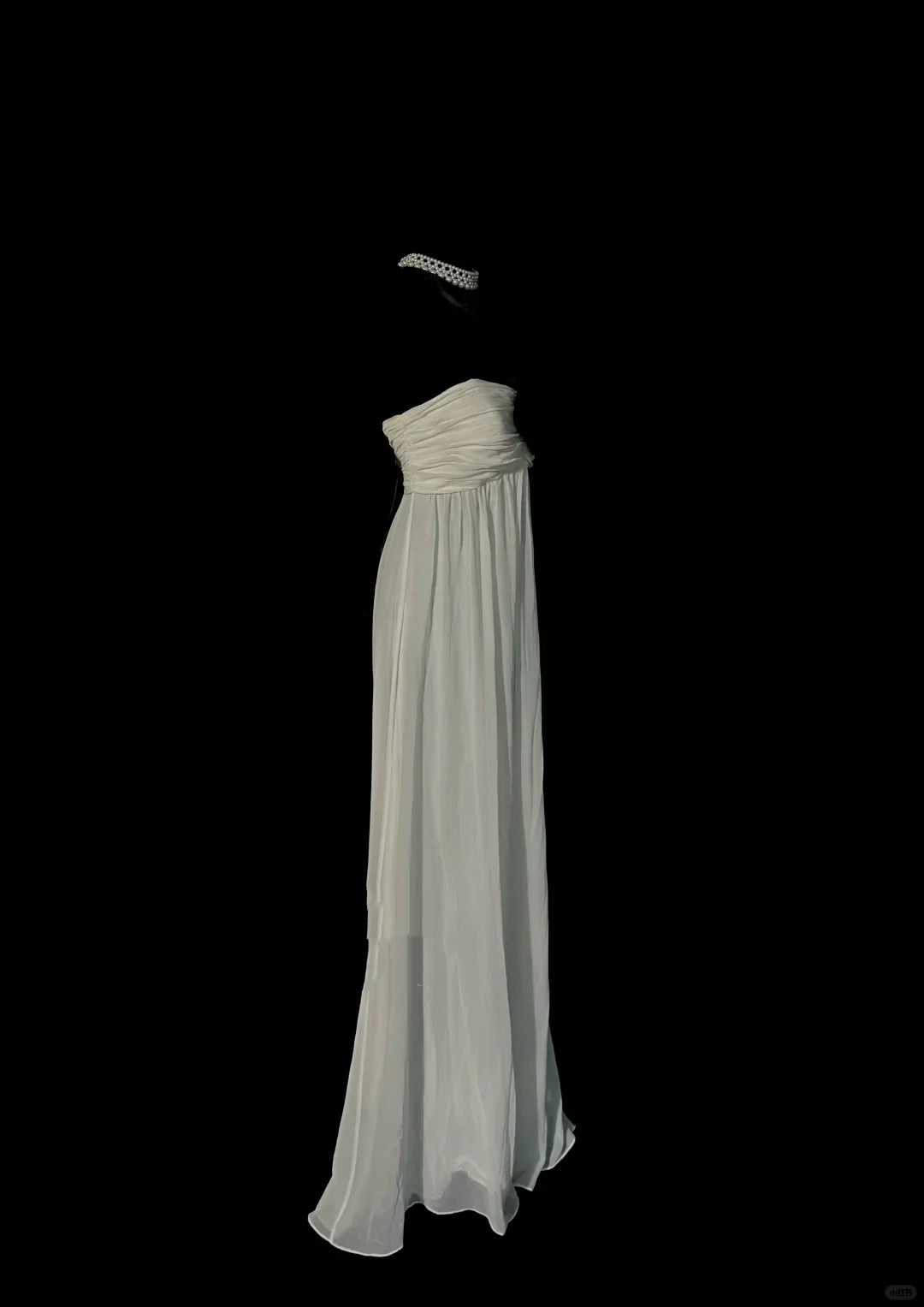 Classy Elegant A line Halter White Chiffon Sleeveless Long Prom Dresses simple gentle atmospheric and unique desi Bring summer colors to enhance whiteness