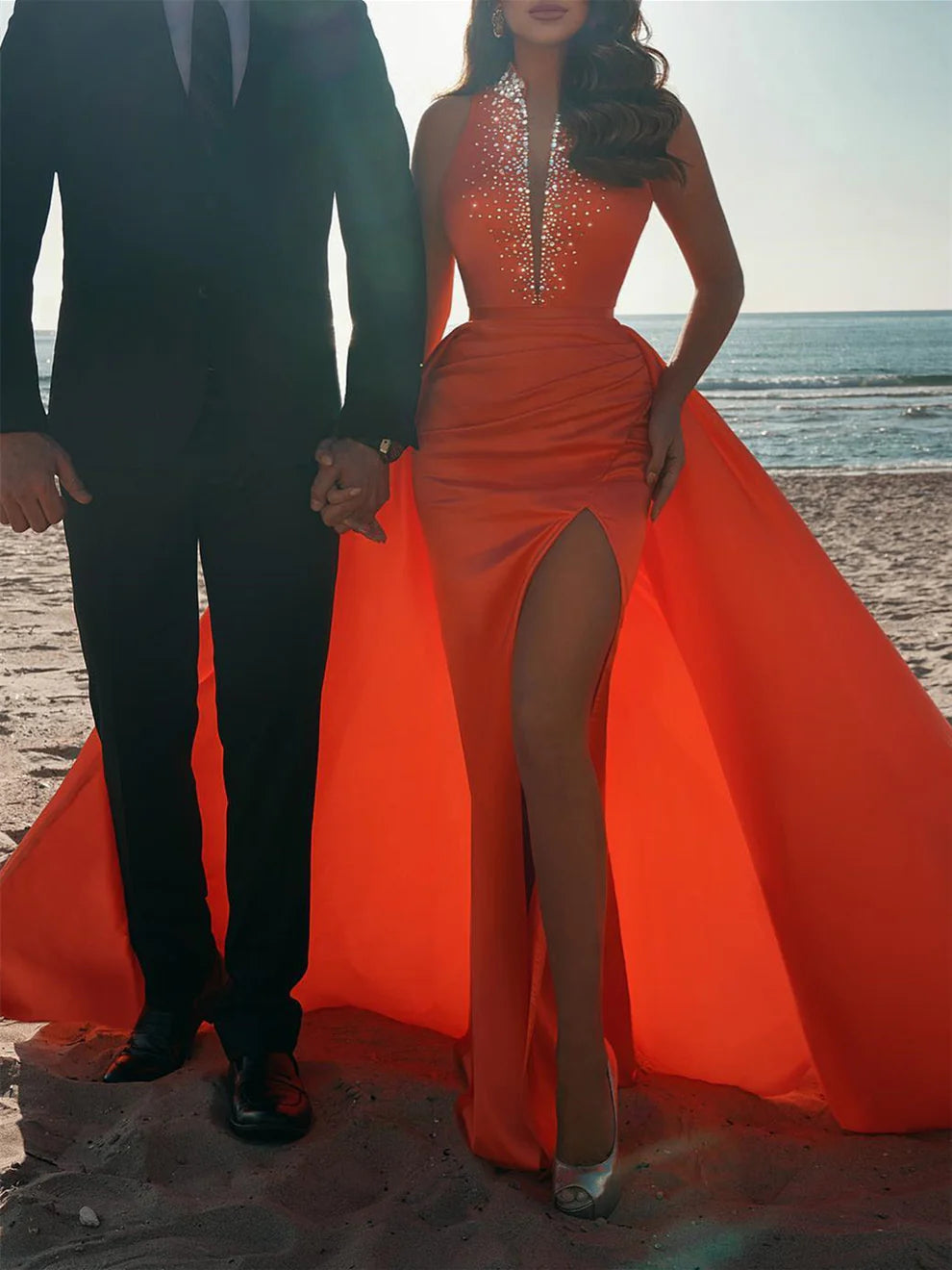 Column Halter Floor-length Prom Dresses simple gentle atmospheric and unique desi Bring summer colors to enhance whiteness