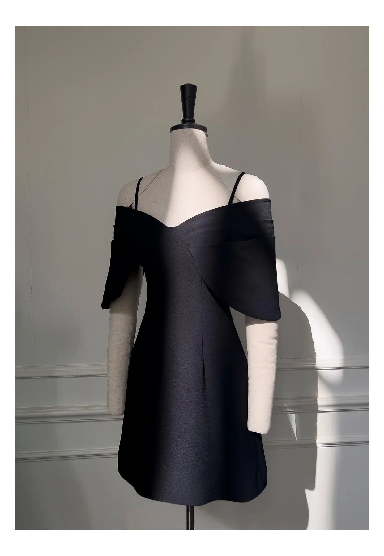 Cute A Line Spaghetti Straps Satin Formal 8th Grade Homecoming Dresses Middle School Short Cocktail Gowns Graduation Dress Hoco Outfits simple gentle atmospheric and unique desi Bring summer colors to enhance whiteness