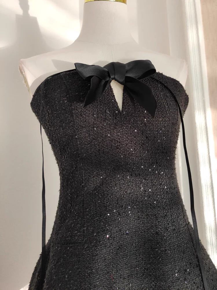 Cute A line Halter Black Short Homecoming Dresses Little Black Birthday Outfits simple gentle atmospheric and unique desi Bring summer colors to enhance whiteness