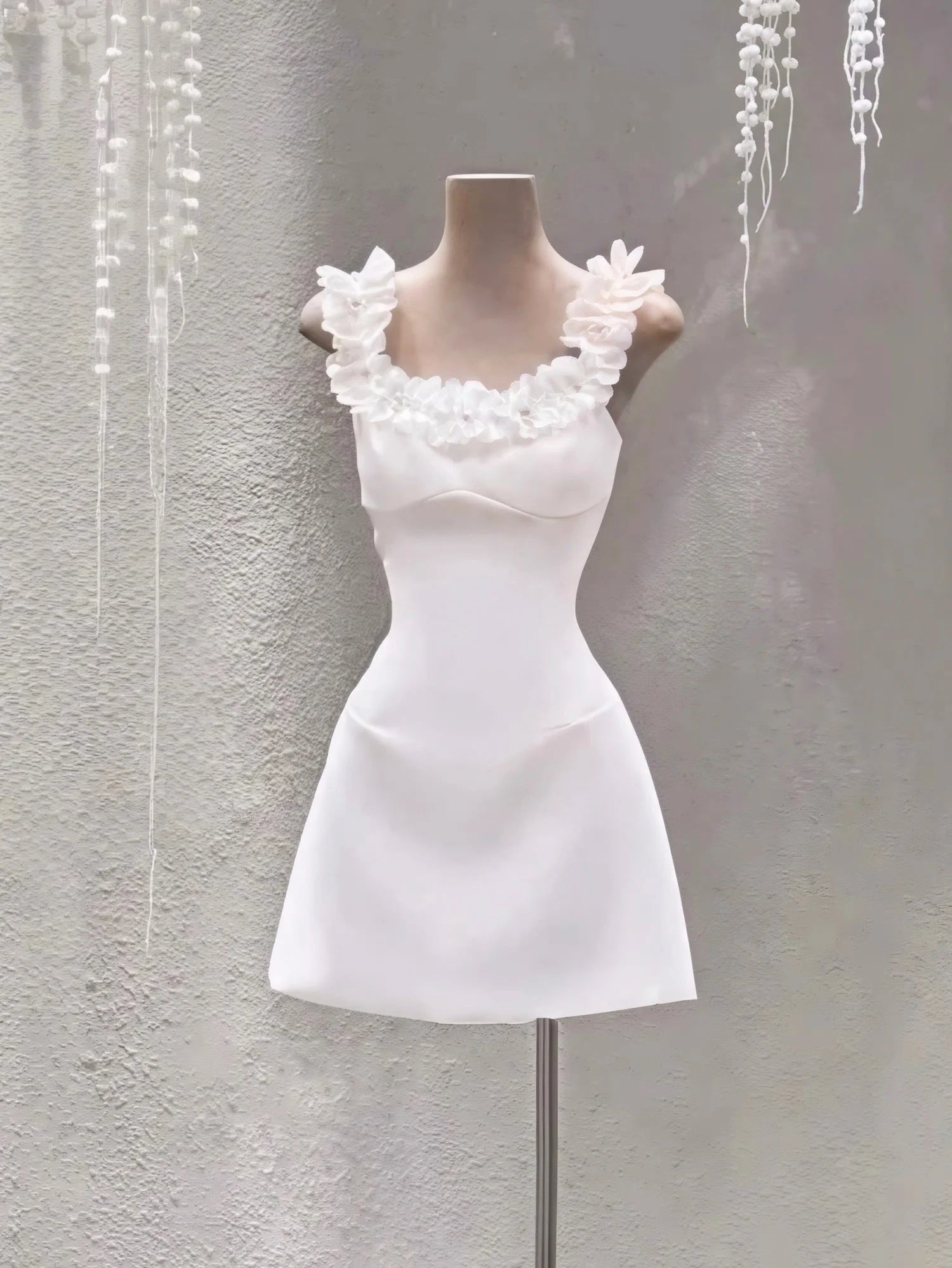 Cute A line Square Neck White Party Dresses Short Formal Homecoming Dresses Night Chic Elegant Cocktail Dresses 16th Birthday Outfits Hoco Dress