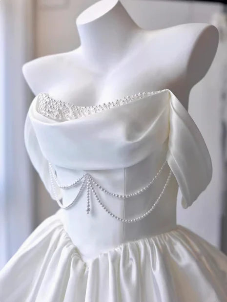 Cute A line Strapless Short Mini White Formal 8th Grade Homecoming Dresses Middle School Short Cocktail Dress Hoco Outfits simple gentle atmospheric and unique desi Bring summer colors to enhance whiteness