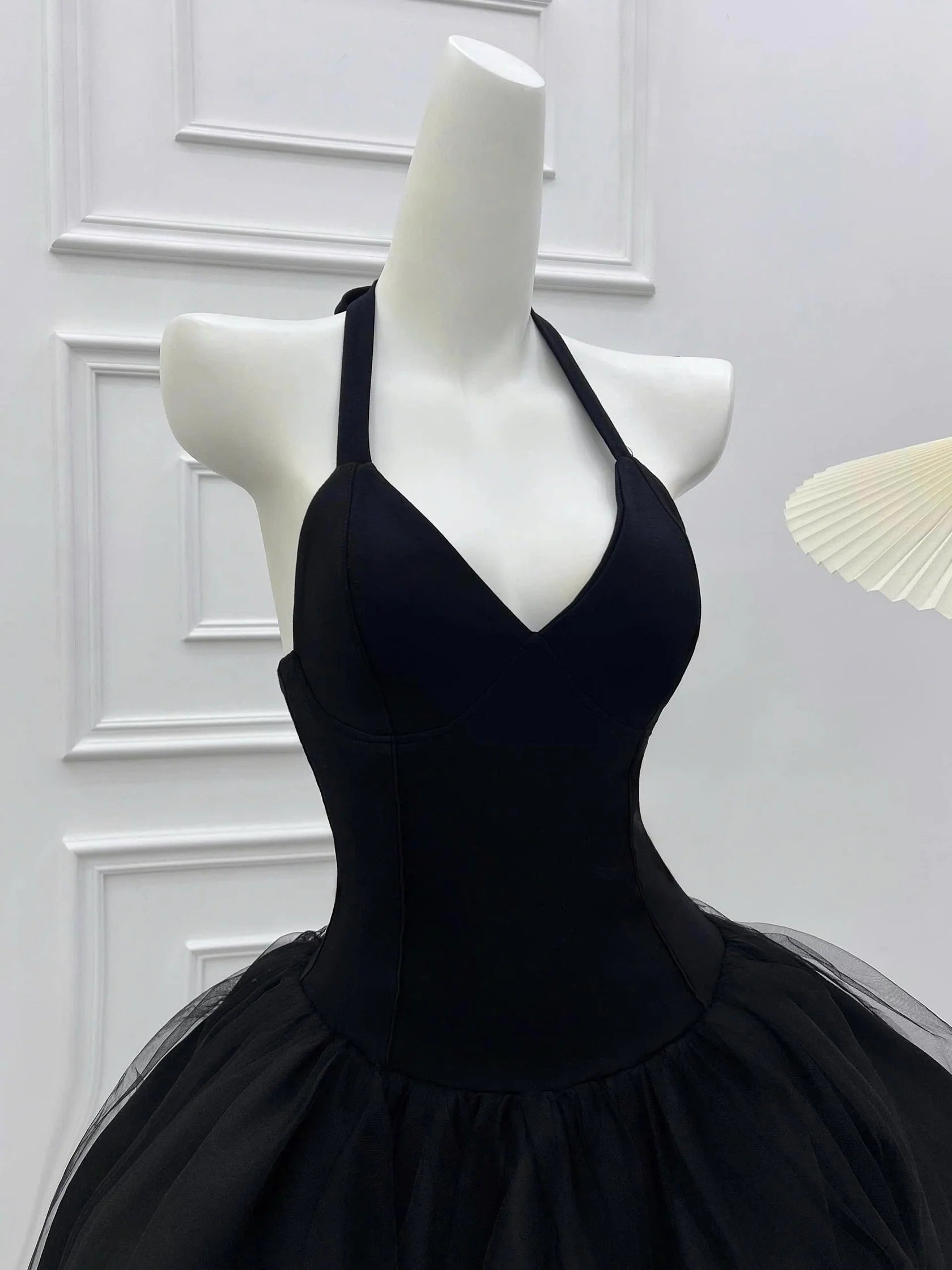 Cute Ball Gown Halter Little Black Dress Party Dresses Short Formal Homecoming Dresses Night Chic Elegant Short Dresses Cocktail Dress 16th Birthday Outfits Hoco Dresses