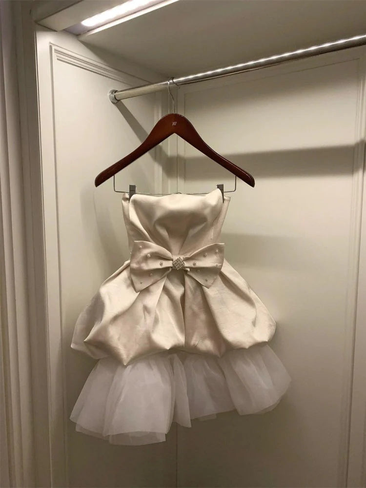 Cute Ball Gown Strapless White Satin Formal 8th Grade Homecoming Dresses Middle School Short Cocktail Gowns Graduation Dress Hoco Outfits simple gentle atmospheric and unique desi Bring summer colors to enhance whiteness