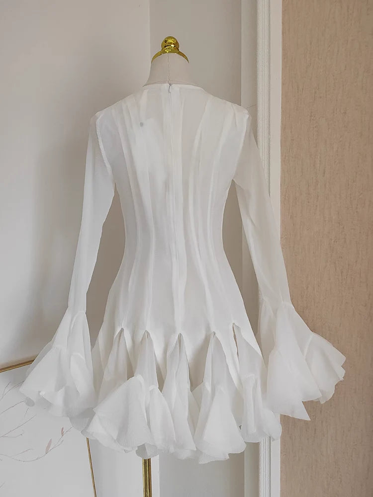 Cute Sheath Scoop Neckline White Long Sleeves Short Homecoming Dresses Birthday Outfits simple gentle atmospheric and unique desi Bring summer colors to enhance whiteness