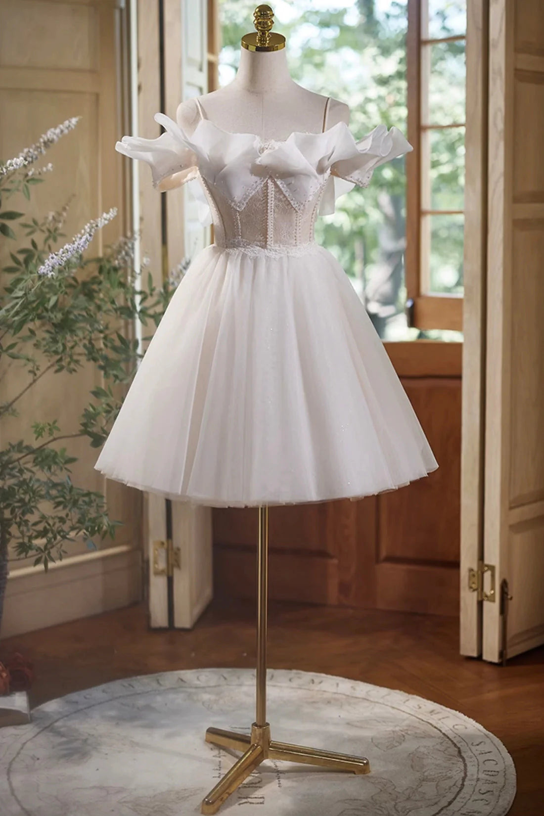 Cute Spaghetti Strap Tulle Lace Homecoming Dress Off Shoulder Short Prom Dress simple gentle atmospheric and unique desi Bring summer