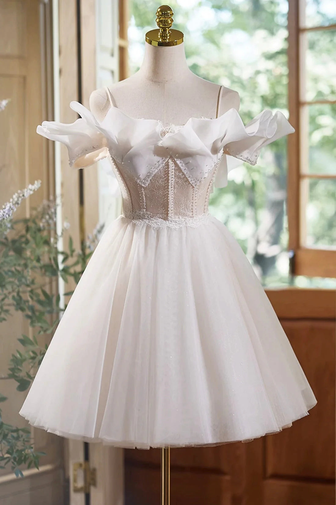 Cute Spaghetti Strap Tulle Lace Homecoming Dress Off Shoulder Short Prom Dress simple gentle atmospheric and unique desi Bring summer