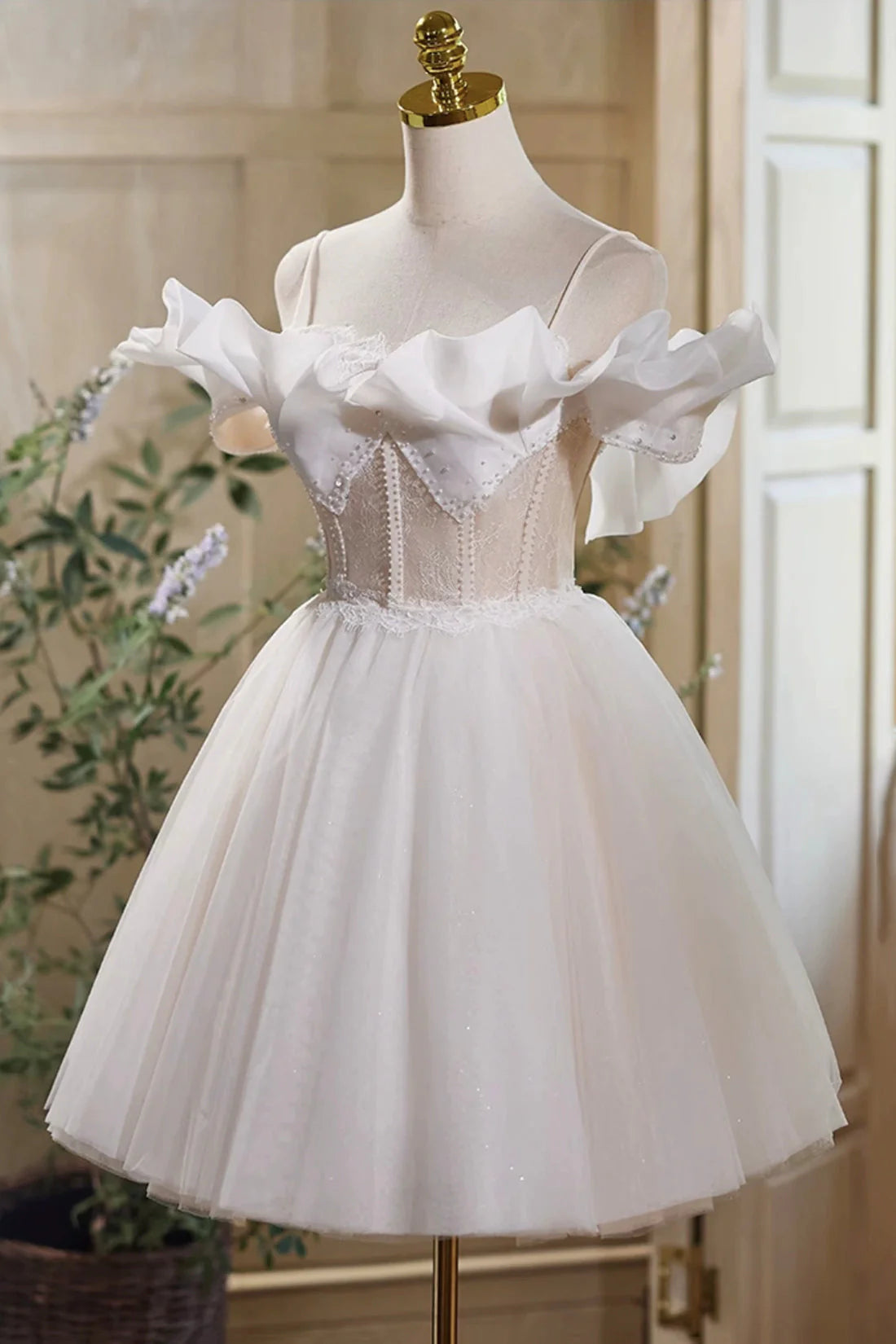 Cute Spaghetti Strap Tulle Lace Homecoming Dress Off Shoulder Short Prom Dress simple gentle atmospheric and unique desi Bring summer